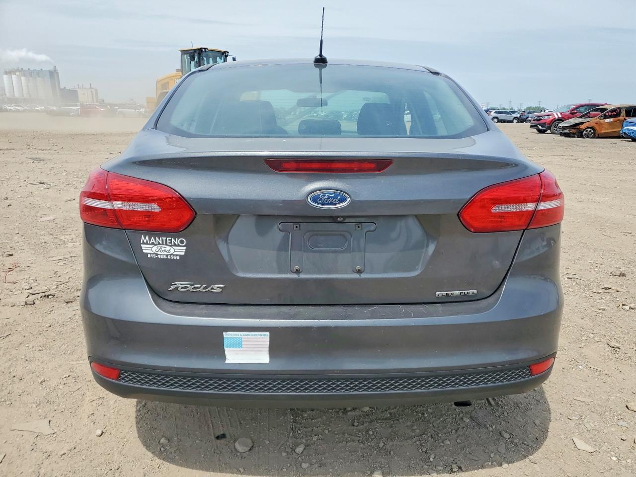 2015 Ford Focus S Gray vin: 1FADP3E28FL387239