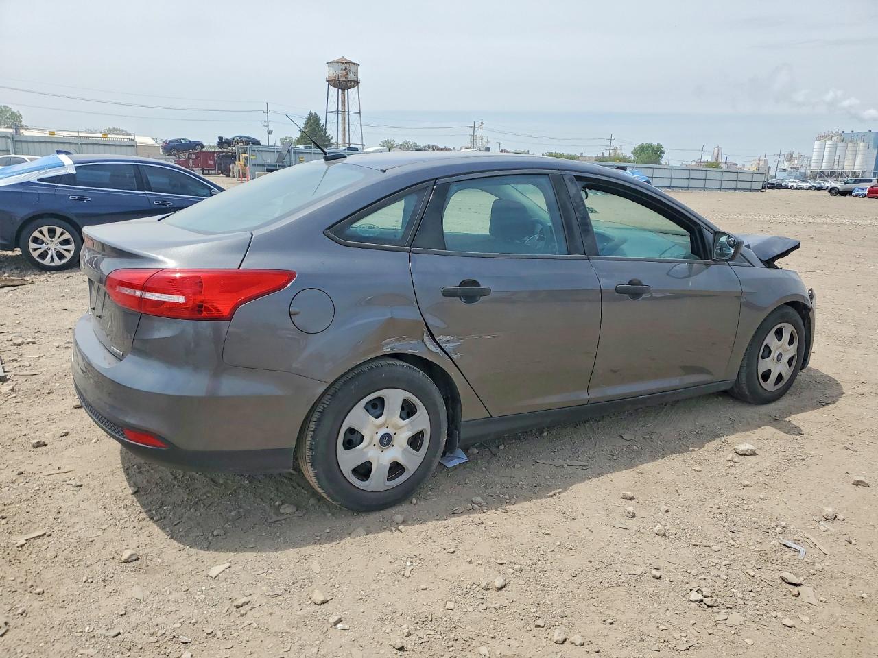 2015 Ford Focus S Gray vin: 1FADP3E28FL387239