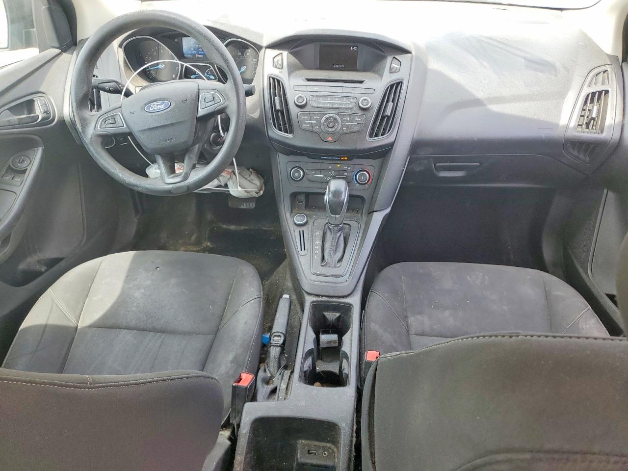 2015 Ford Focus S Gray vin: 1FADP3E28FL387239