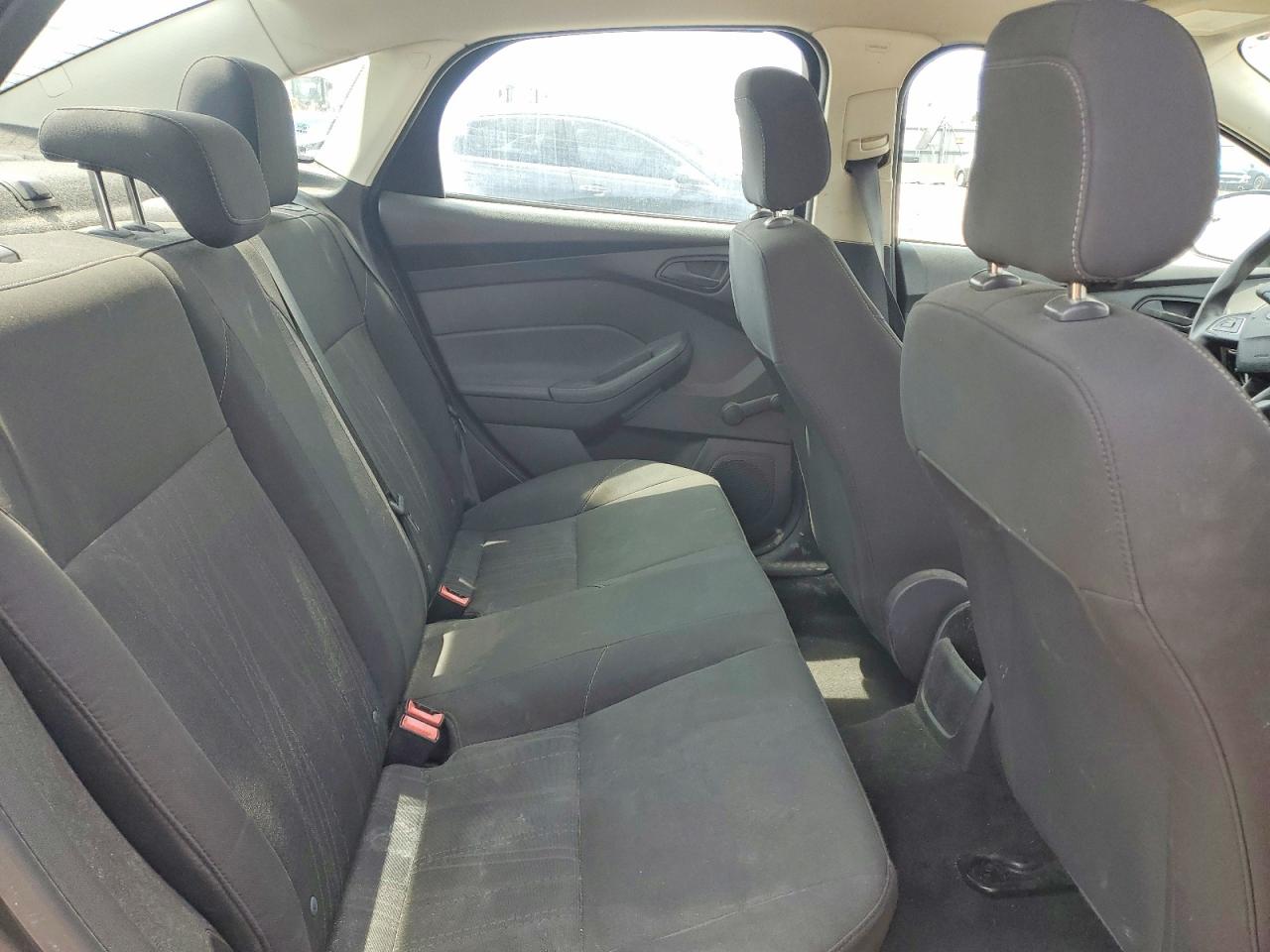 2015 Ford Focus S Gray vin: 1FADP3E28FL387239