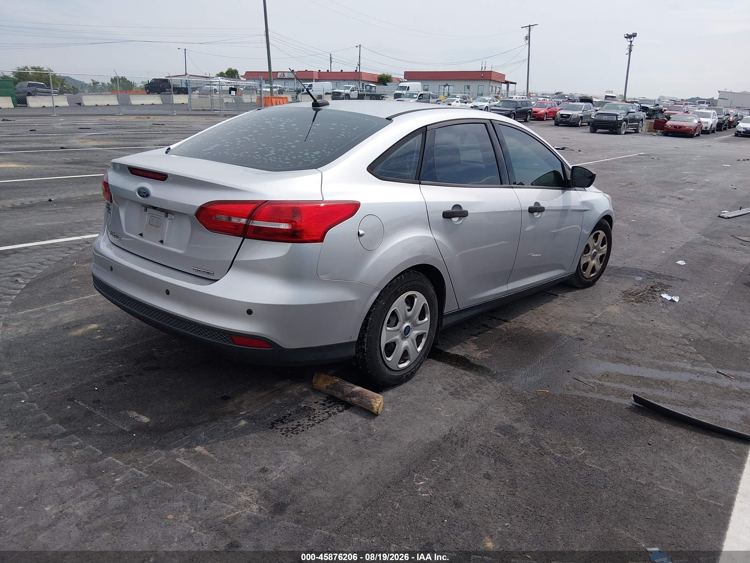 2016 Ford Focus S Silver vin: 1FADP3E28GL366019