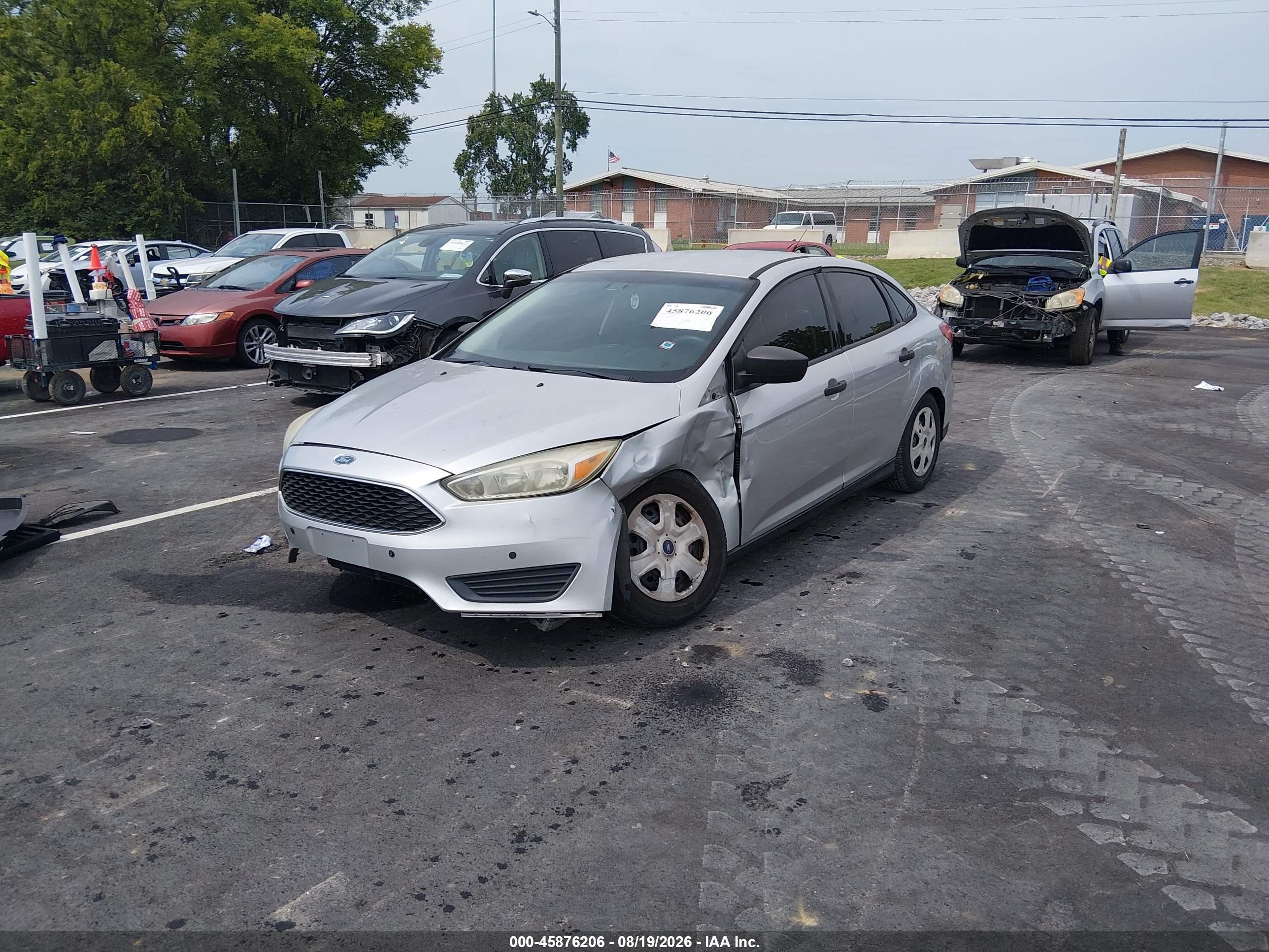 2016 Ford Focus S Silver vin: 1FADP3E28GL366019
