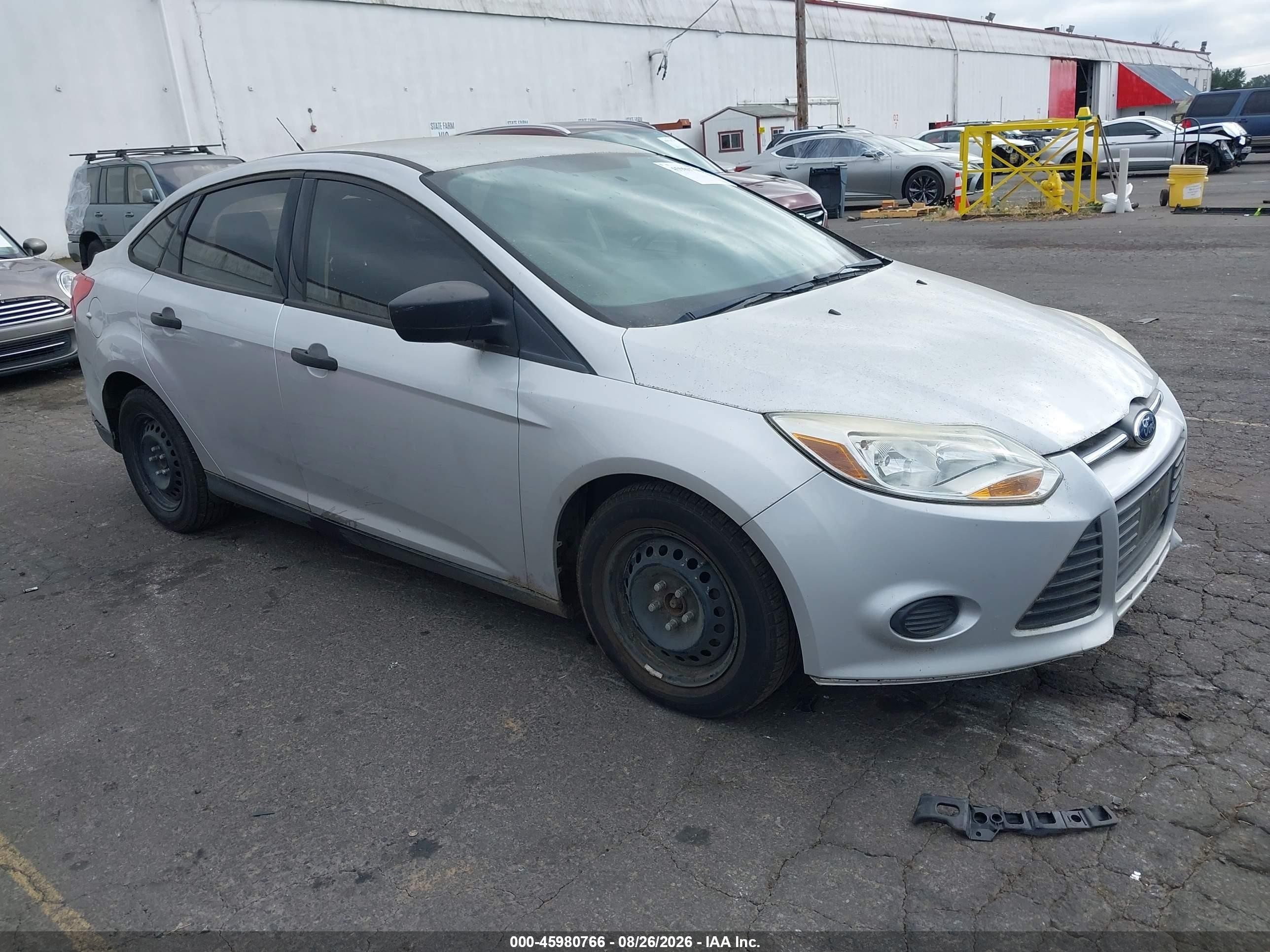 2013 Ford Focus S Серебряный vin: 1FADP3E29DL118910