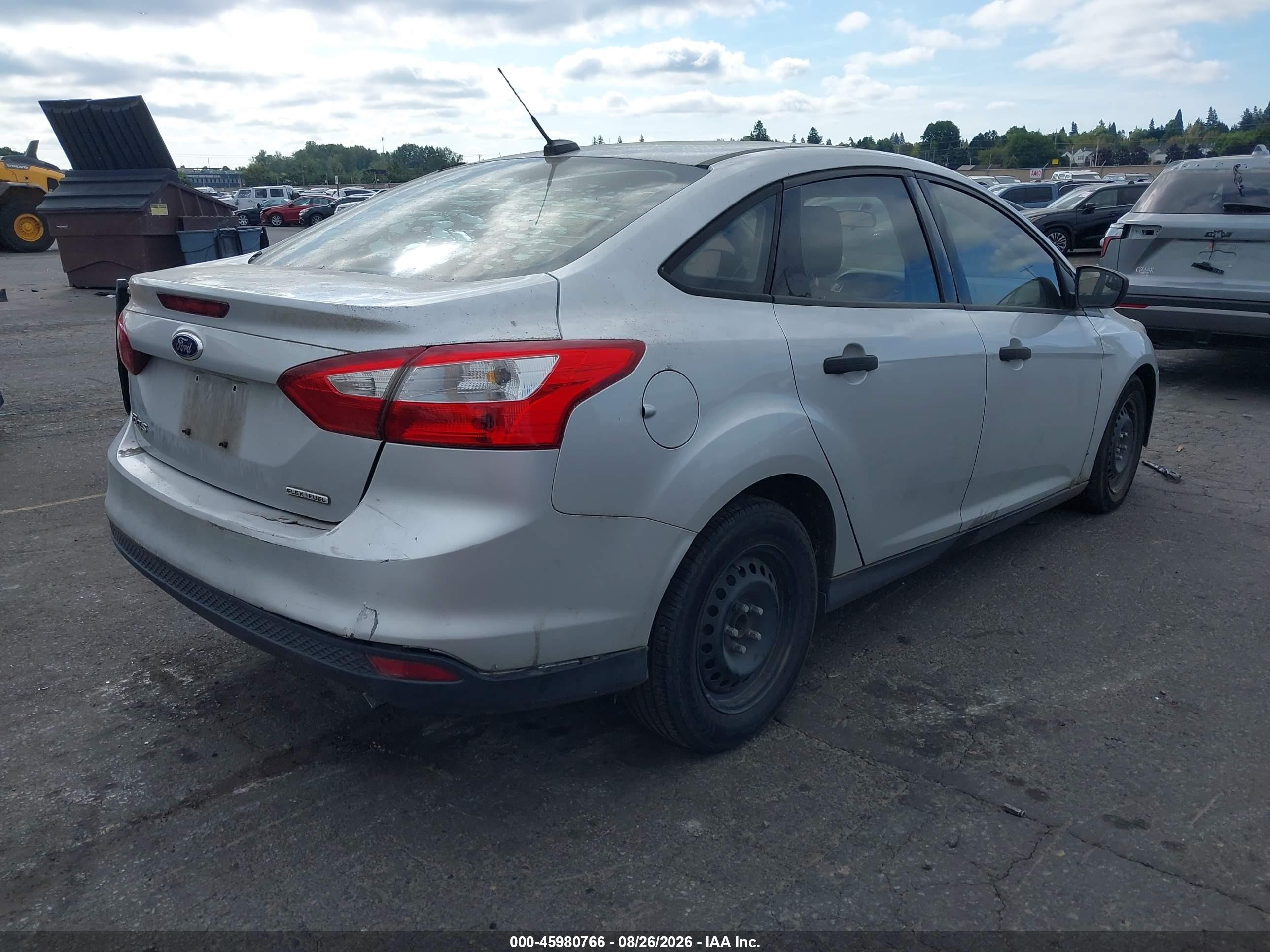 2013 Ford Focus S Серебряный vin: 1FADP3E29DL118910