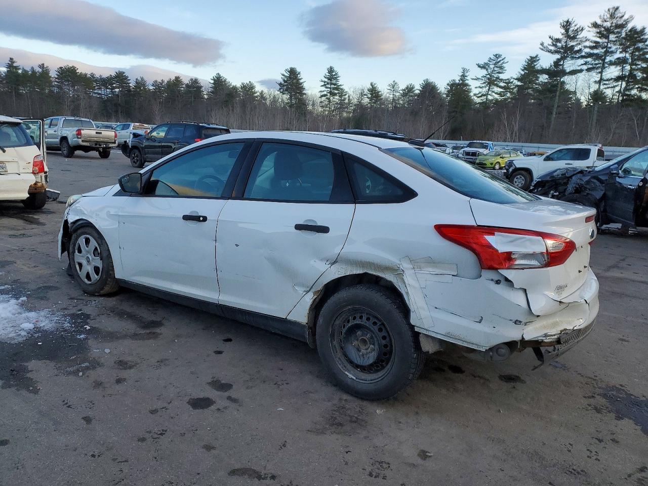 2014 Ford Focus S White vin: 1FADP3E29EL133439