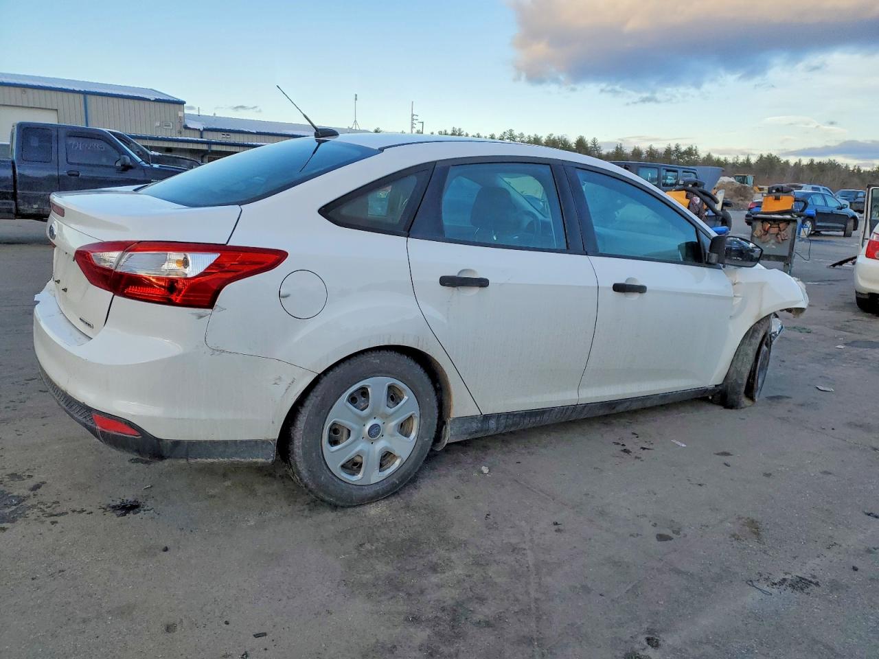 2014 Ford Focus S White vin: 1FADP3E29EL133439