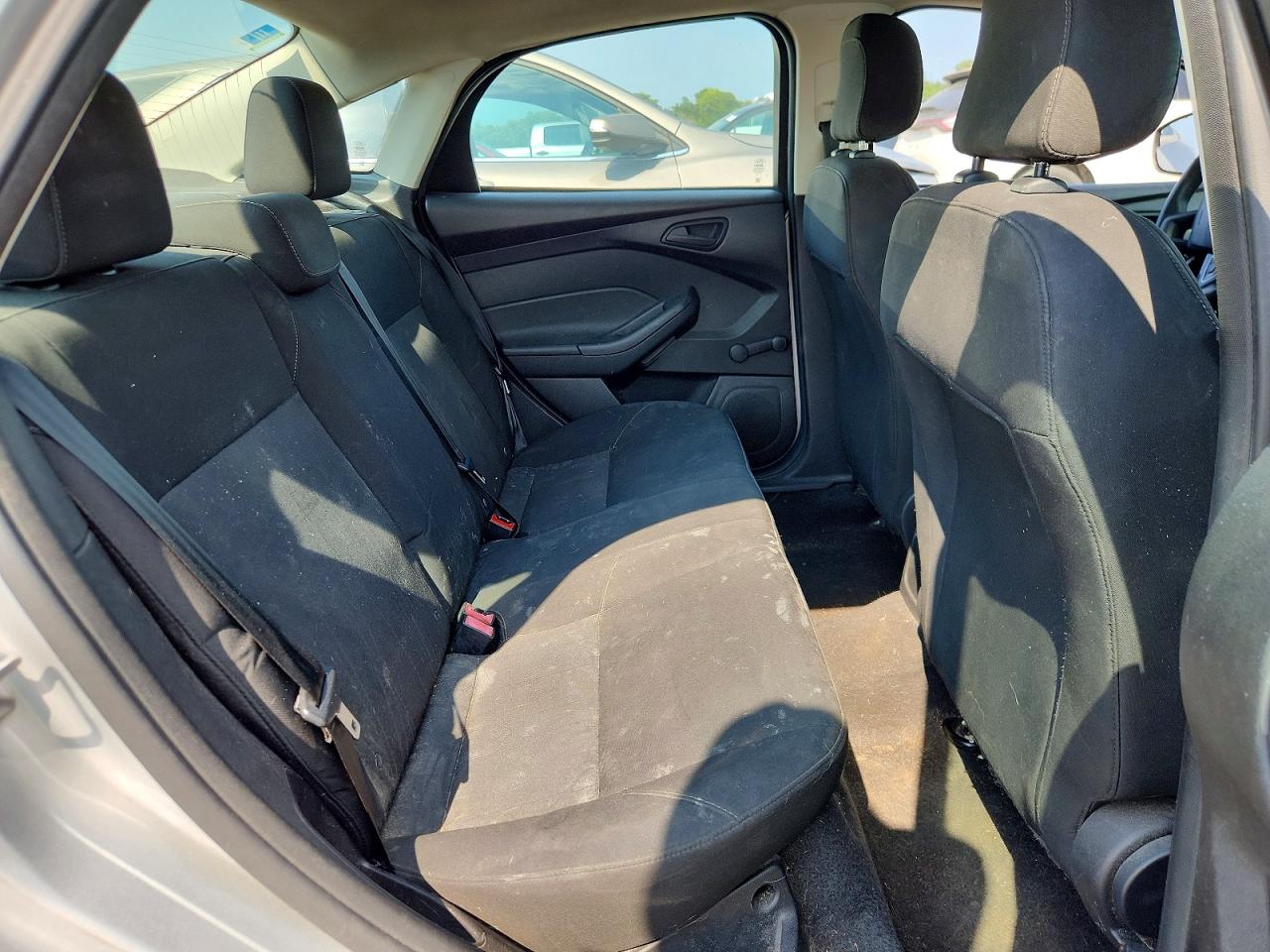 2015 Ford Focus S Silver vin: 1FADP3E29FL299932