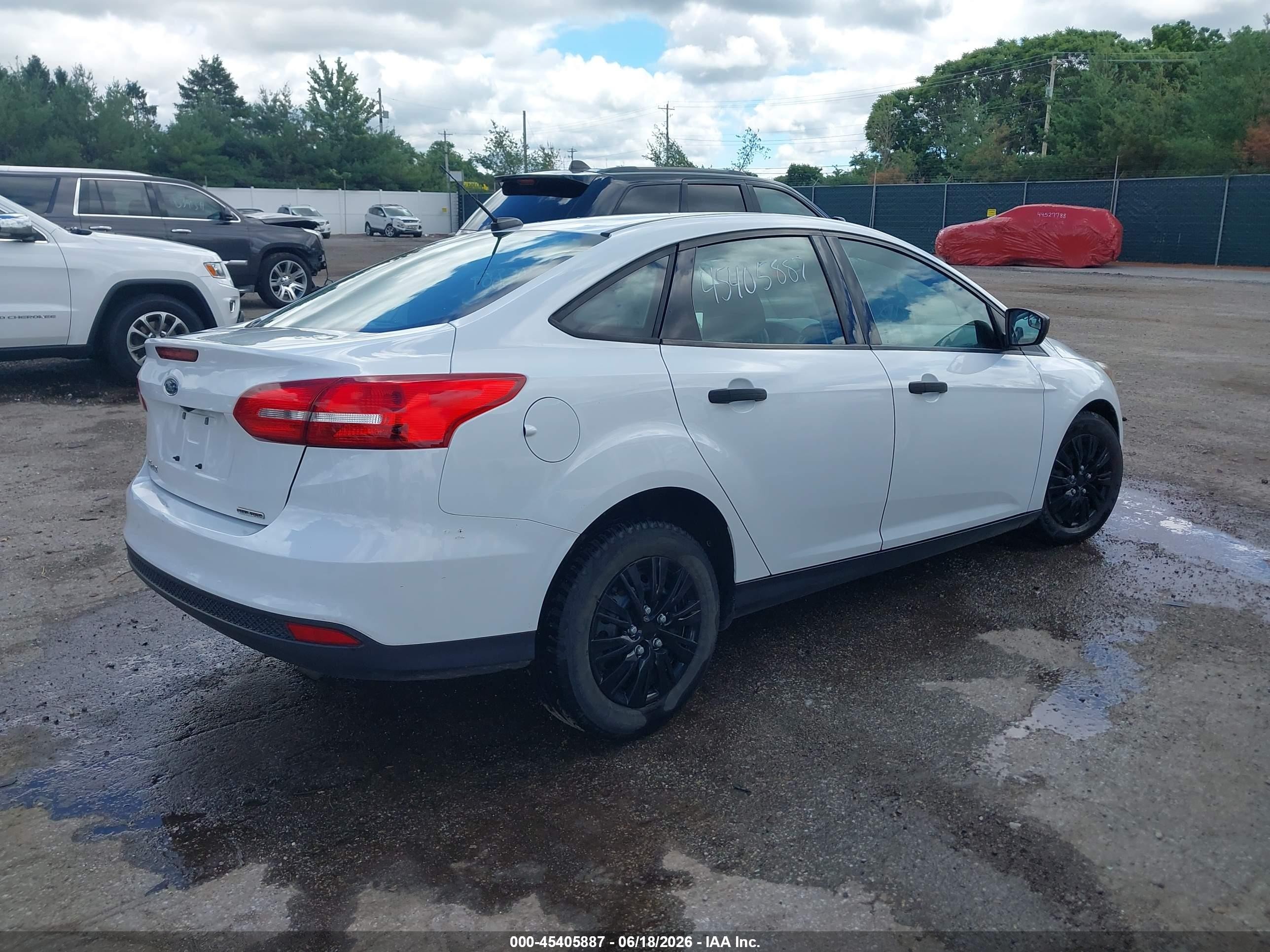 2015 Ford Focus S White vin: 1FADP3E29FL323095