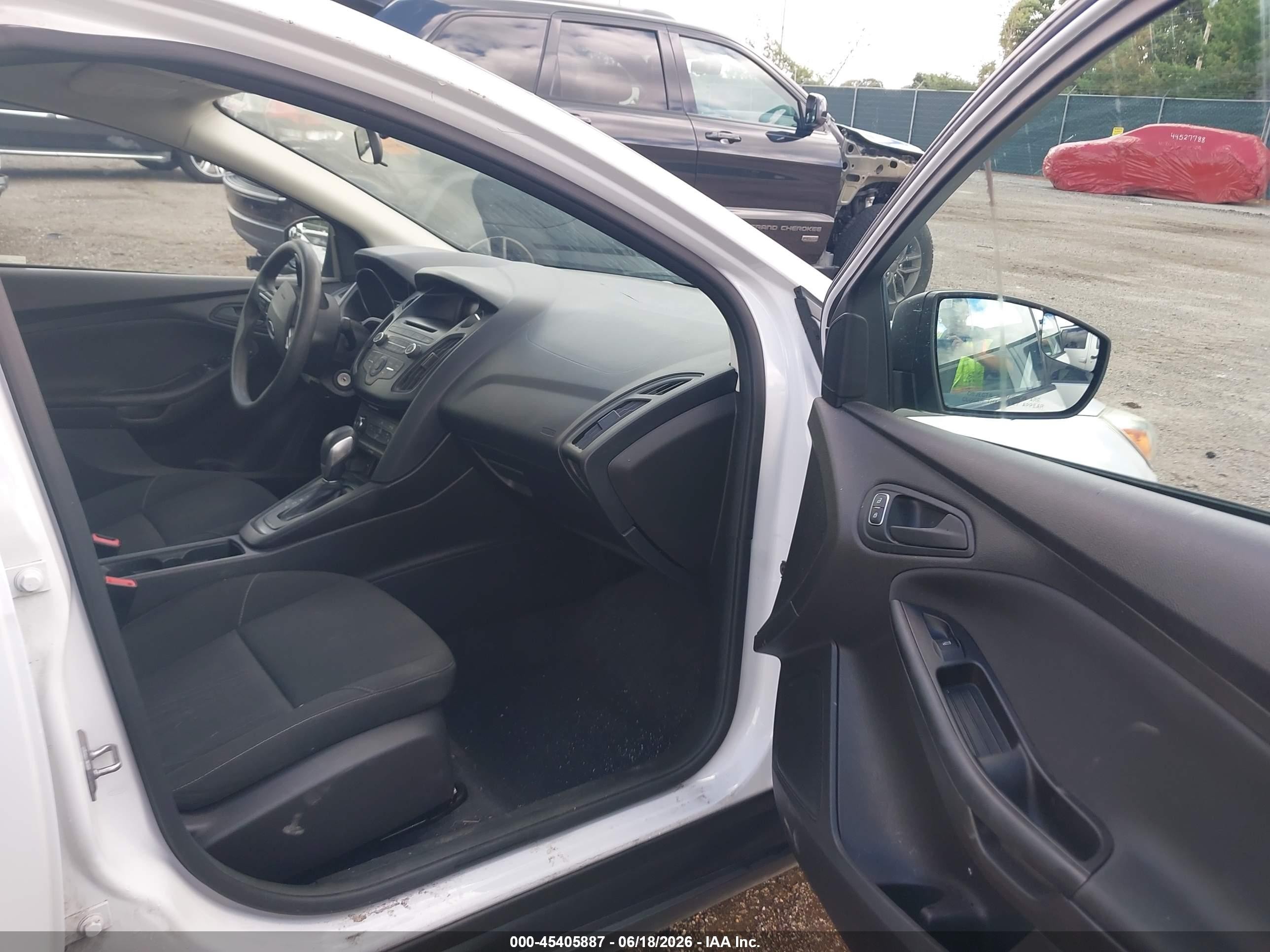 2015 Ford Focus S White vin: 1FADP3E29FL323095