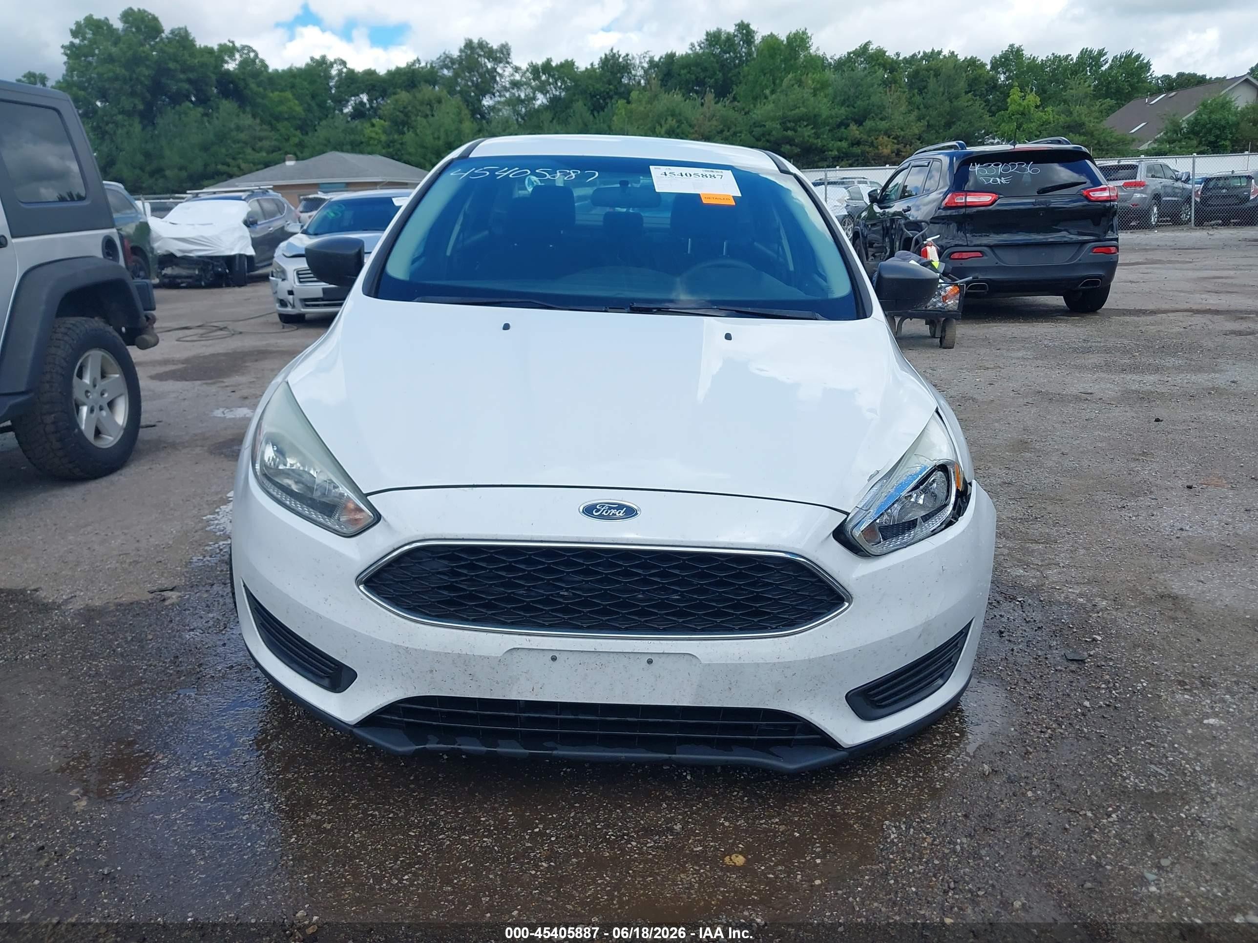 2015 Ford Focus S White vin: 1FADP3E29FL323095
