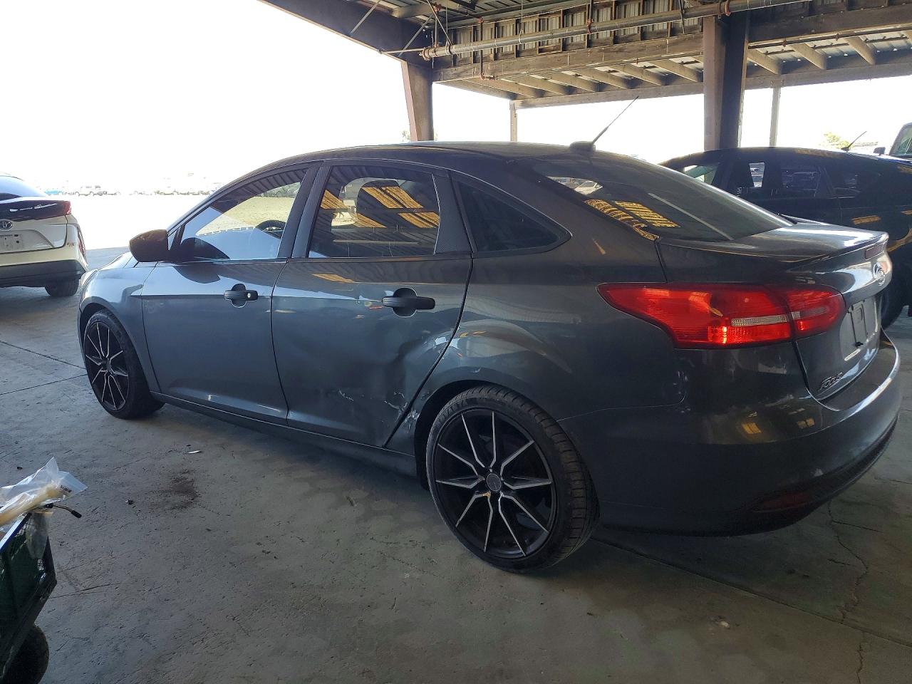 2015 Ford Focus S Gray vin: 1FADP3E29FL342083