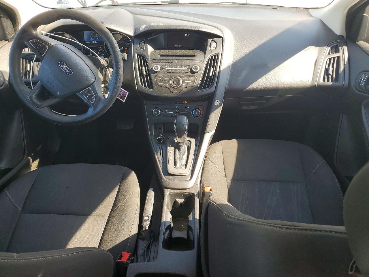 2016 Ford Focus S Silver vin: 1FADP3E29GL366207