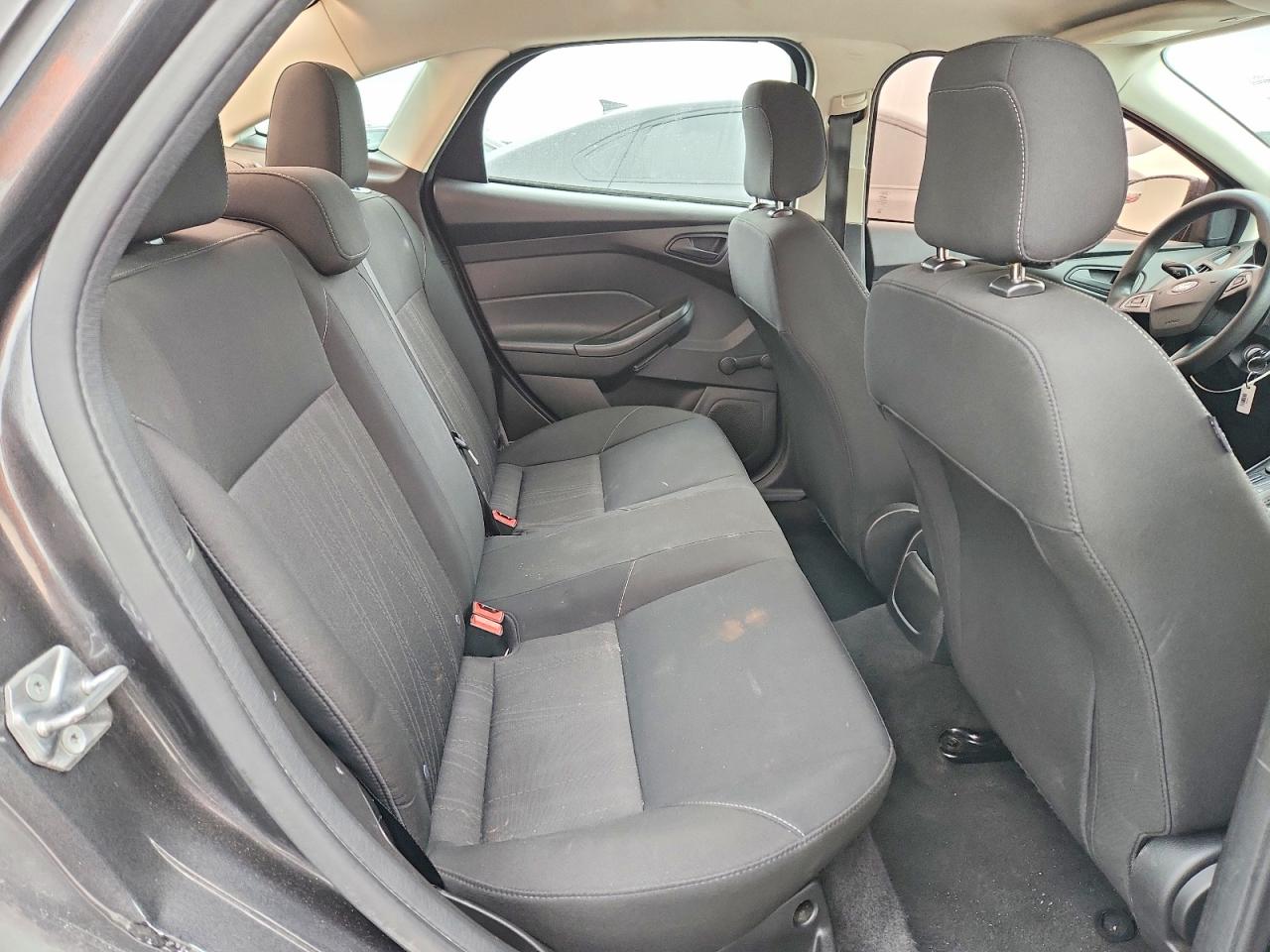 2018 Ford Focus S Gray vin: 1FADP3E29JL244115