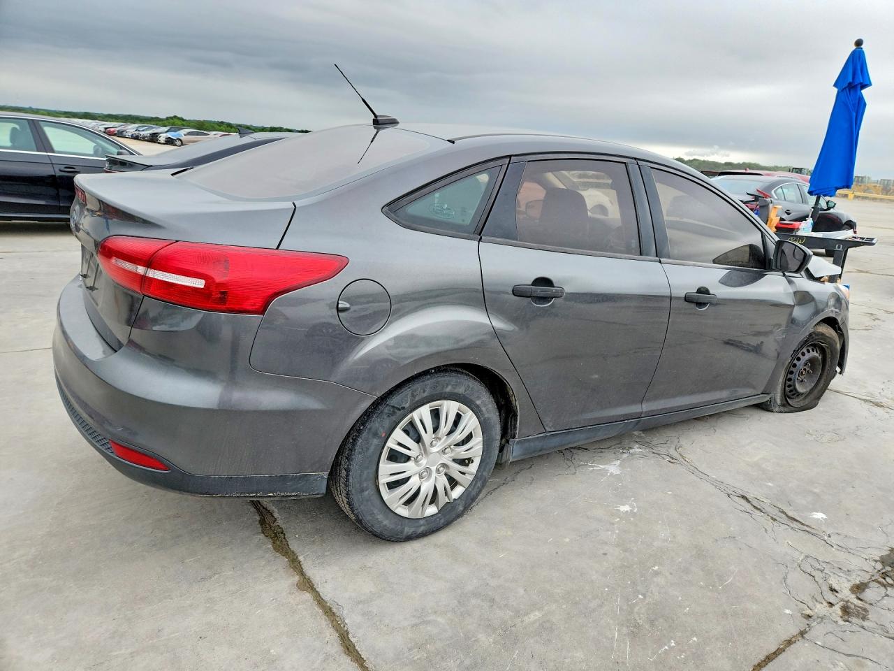 2018 Ford Focus S Gray vin: 1FADP3E29JL244115
