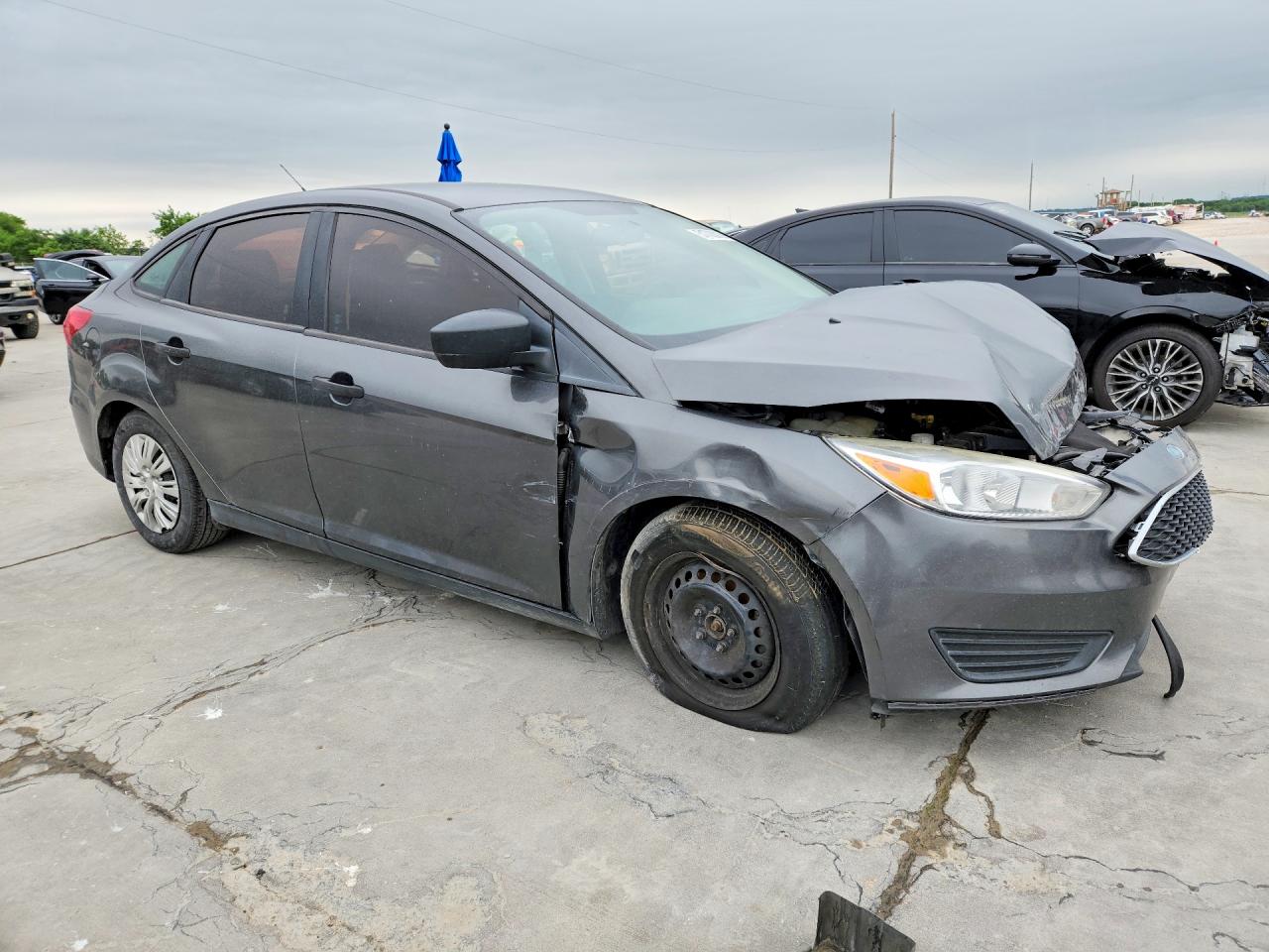 2018 Ford Focus S Gray vin: 1FADP3E29JL244115