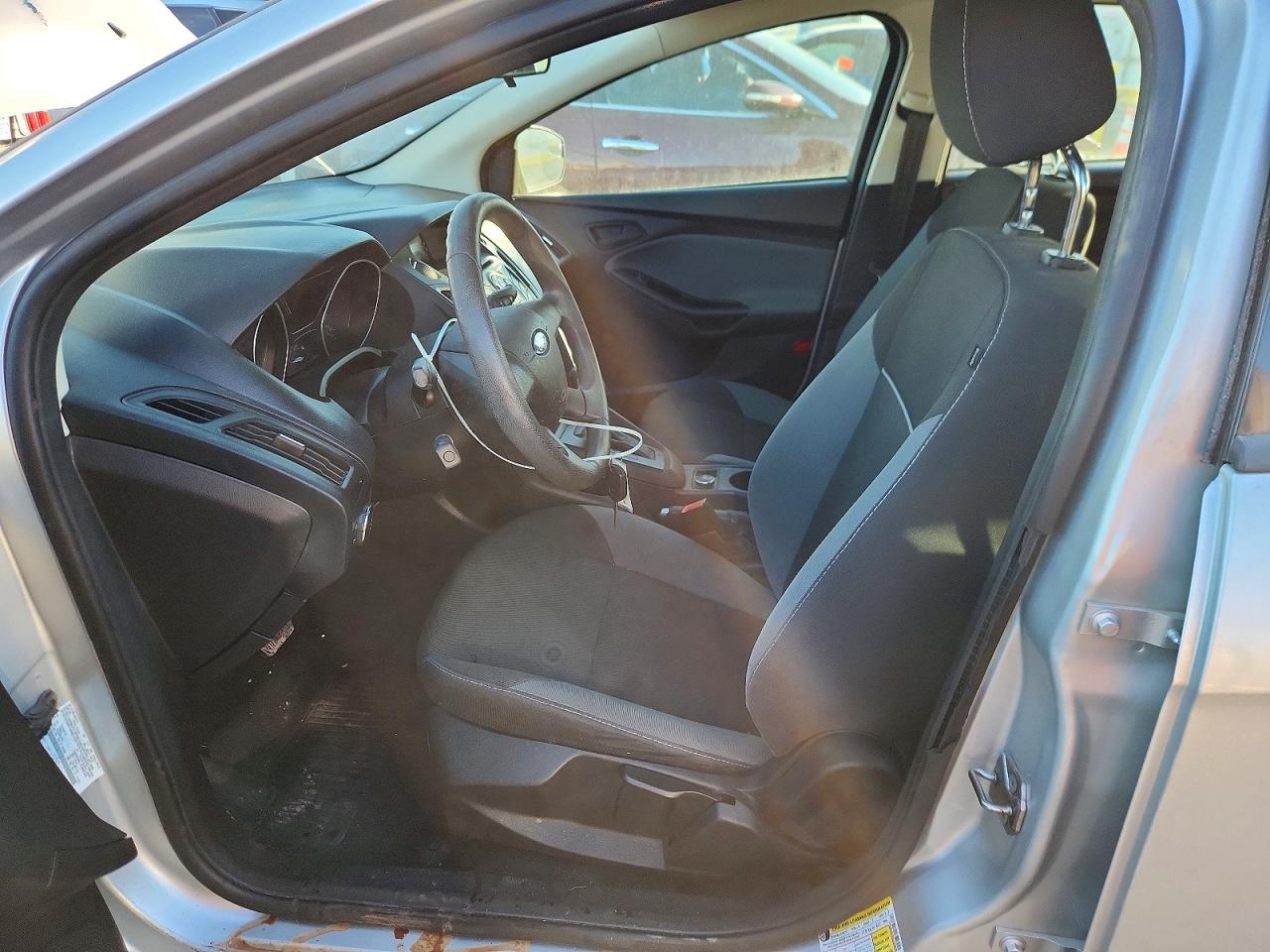 2013 Ford Focus S Silver vin: 1FADP3E2XDL226629
