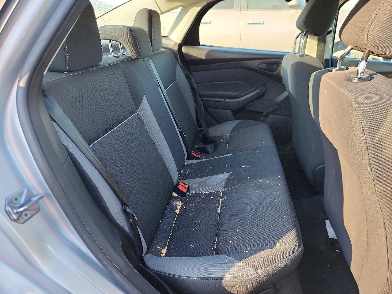 2013 Ford Focus S Silver vin: 1FADP3E2XDL226629