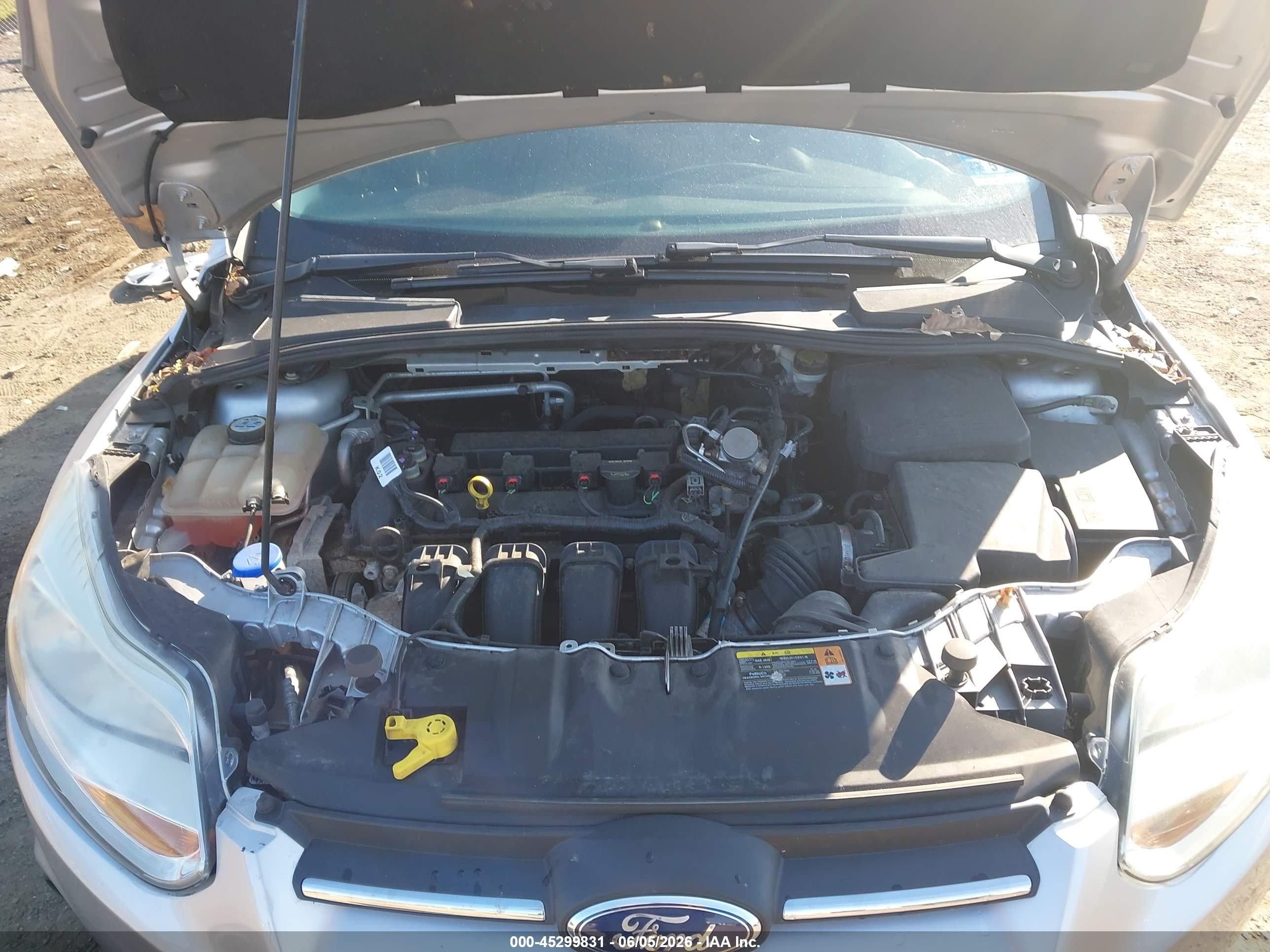 2013 Ford Focus S Silver vin: 1FADP3E2XDL294042