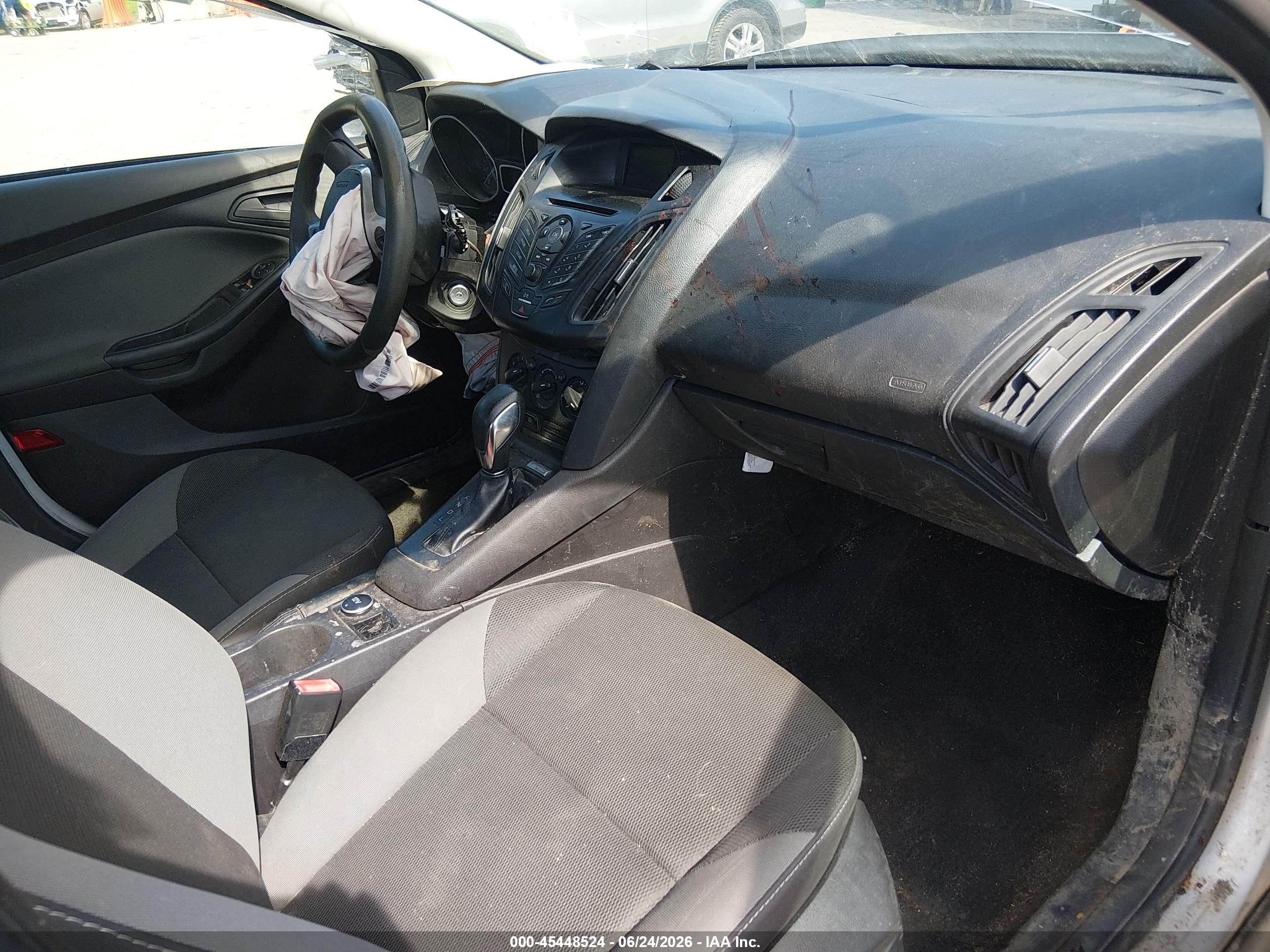 2013 Ford Focus S Silver vin: 1FADP3E2XDL307601