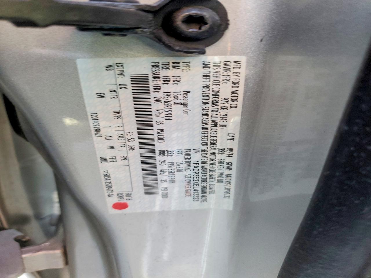 2014 Ford Focus S Silver vin: 1FADP3E2XEL413323