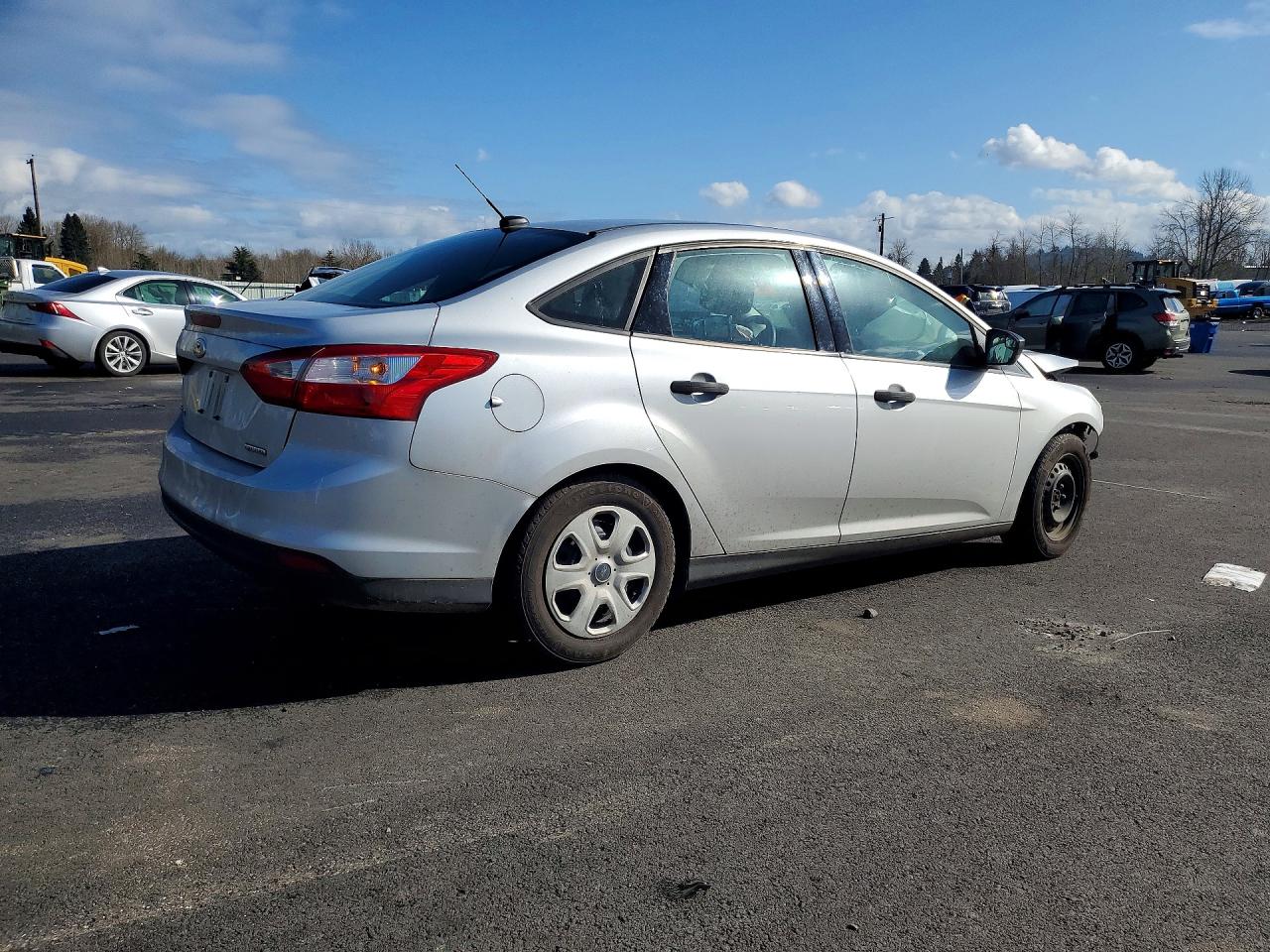 2014 Ford Focus S Silver vin: 1FADP3E2XEL413323