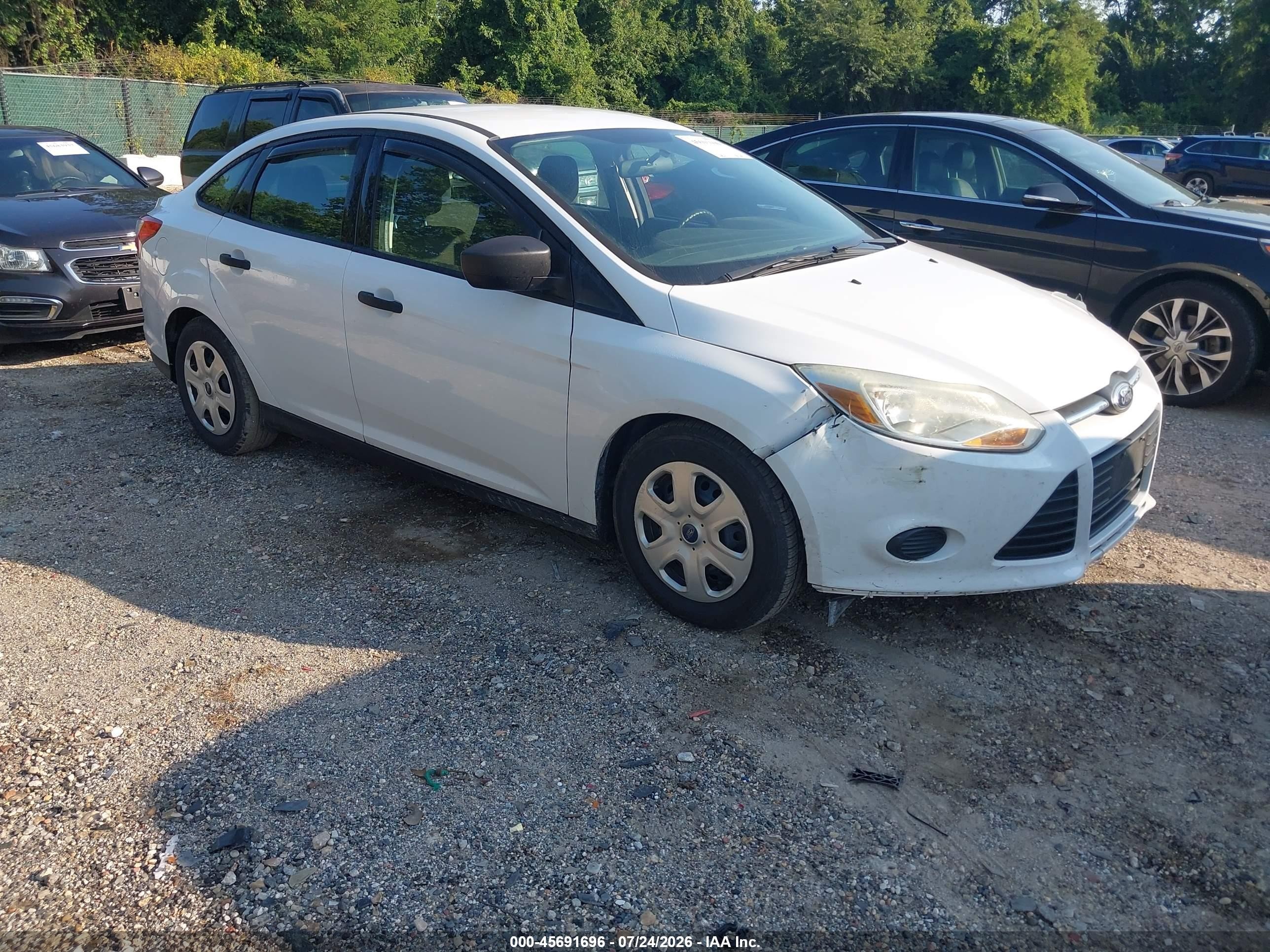 2014 Ford Focus S White vin: 1FADP3E2XEL417422
