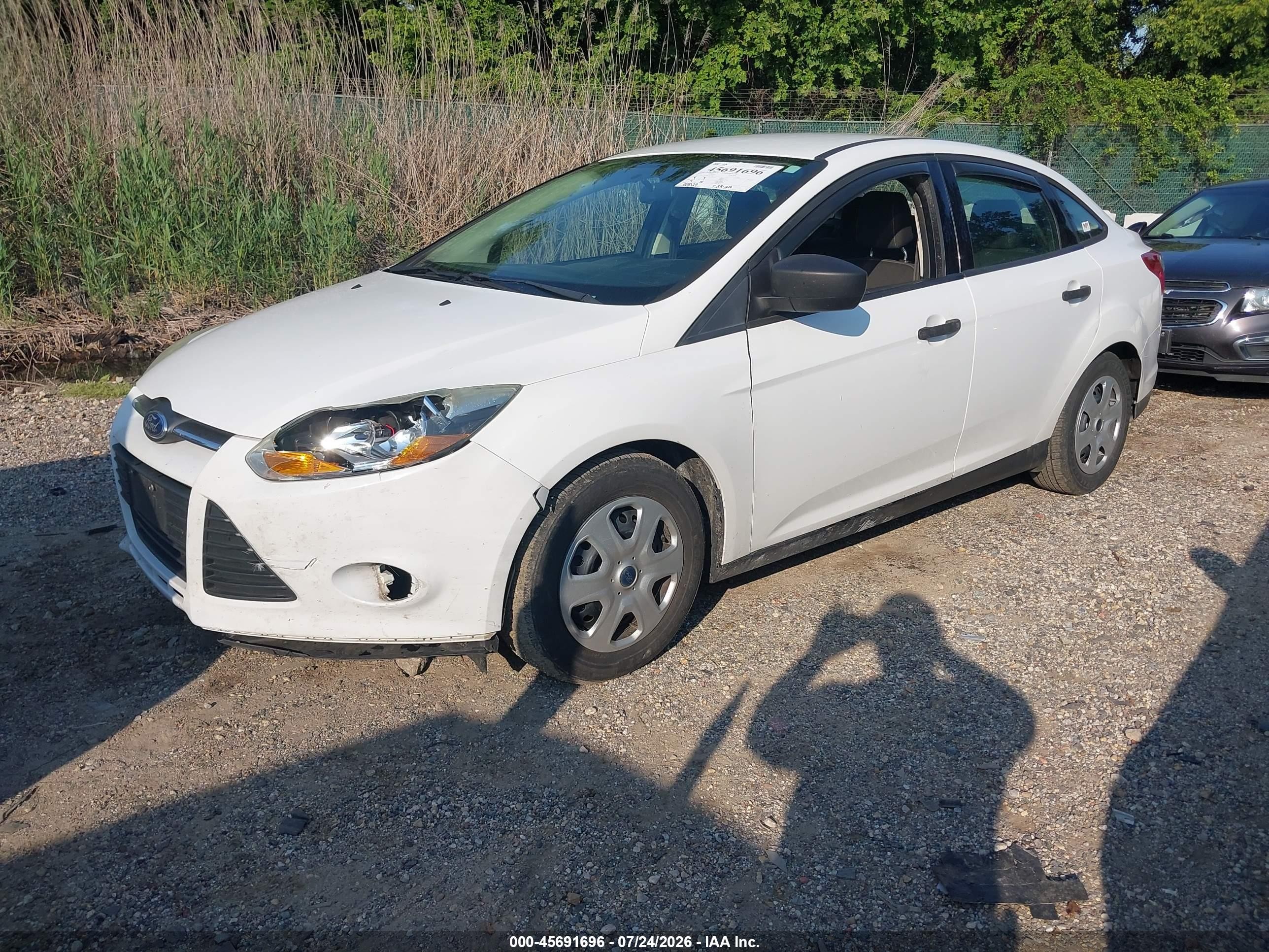 2014 Ford Focus S White vin: 1FADP3E2XEL417422