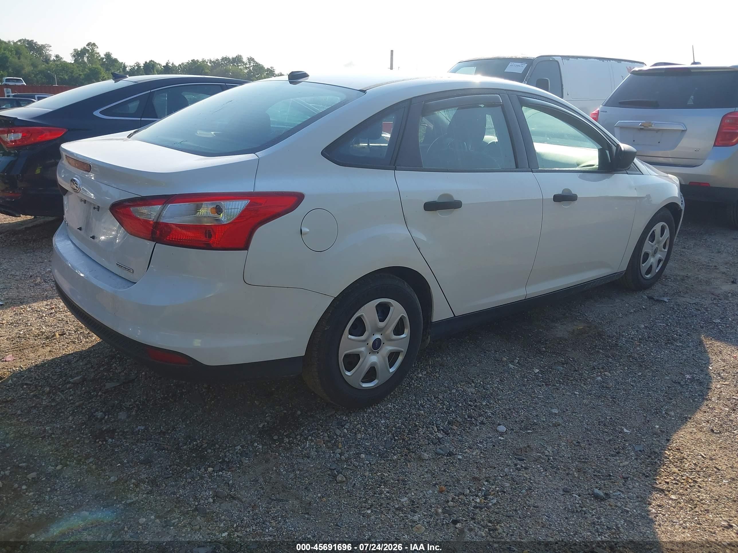 2014 Ford Focus S White vin: 1FADP3E2XEL417422