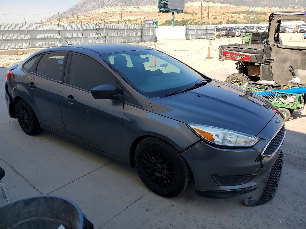 2015 Ford Focus S Gray vin: 1FADP3E2XFL255275
