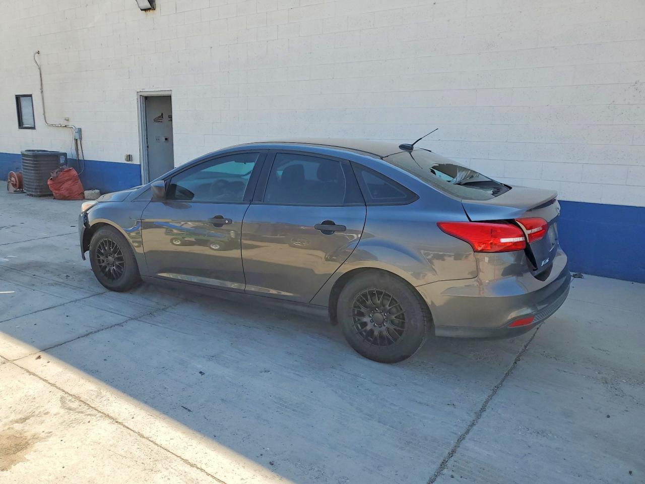 2015 Ford Focus S Gray vin: 1FADP3E2XFL255275