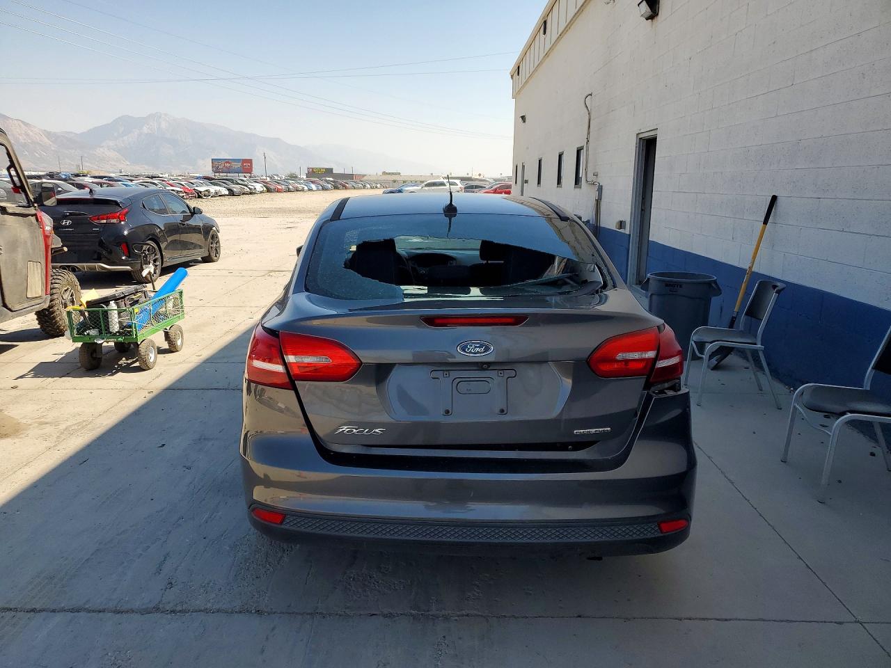 2015 Ford Focus S Gray vin: 1FADP3E2XFL255275