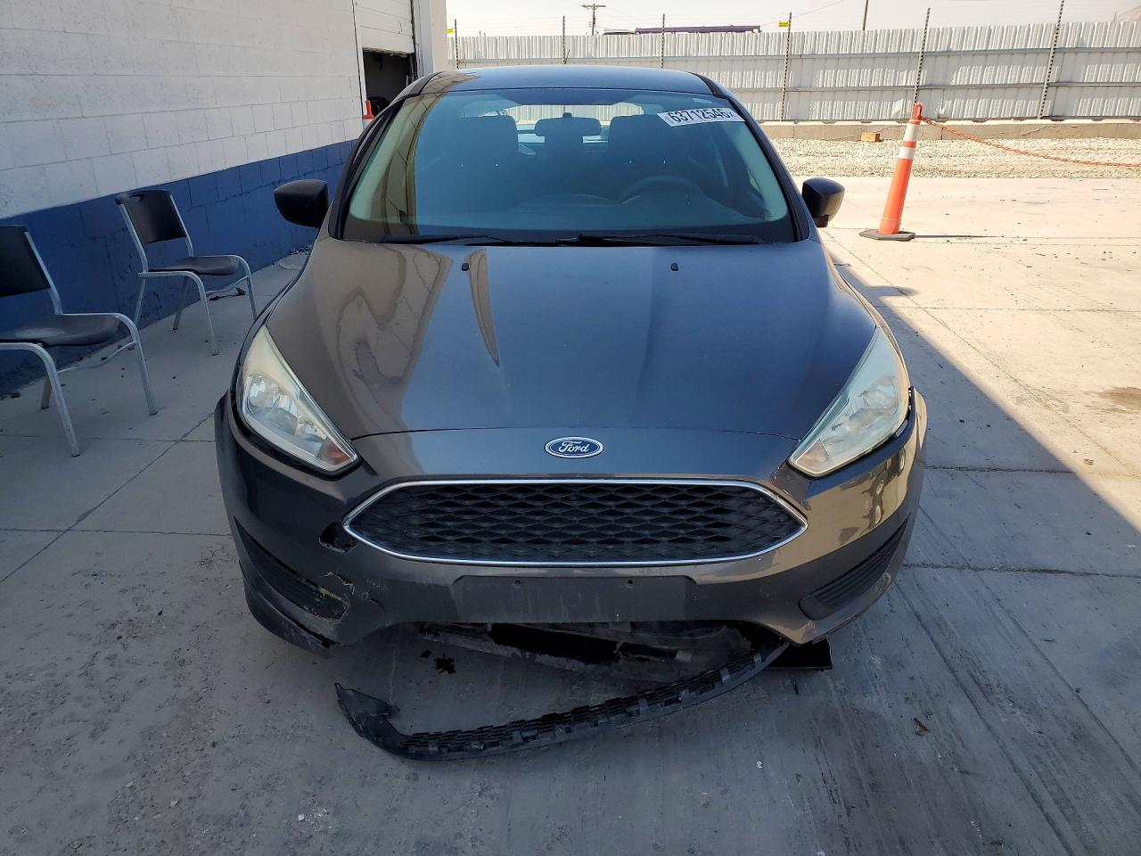 2015 Ford Focus S Gray vin: 1FADP3E2XFL255275