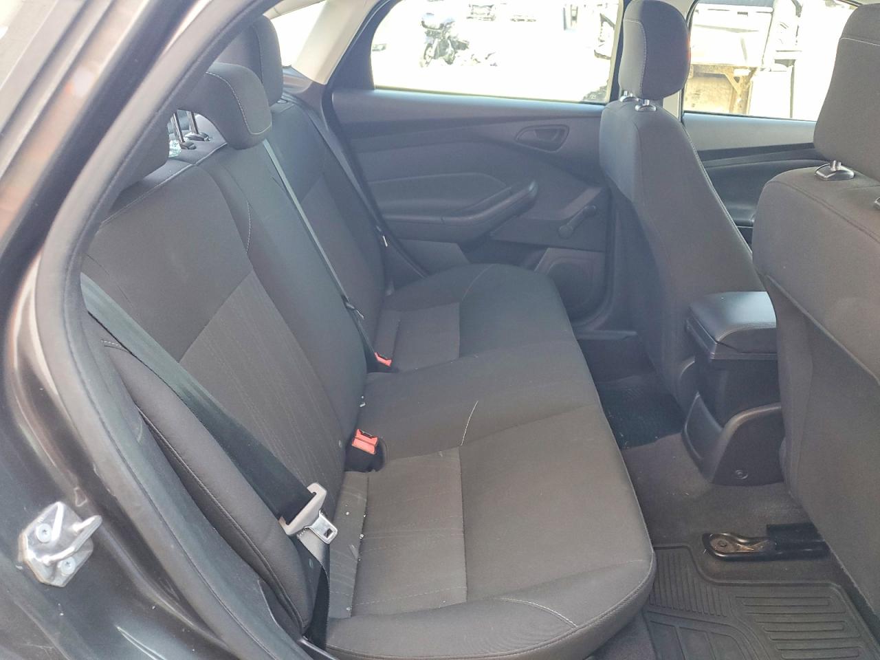 2015 Ford Focus S Gray vin: 1FADP3E2XFL255275