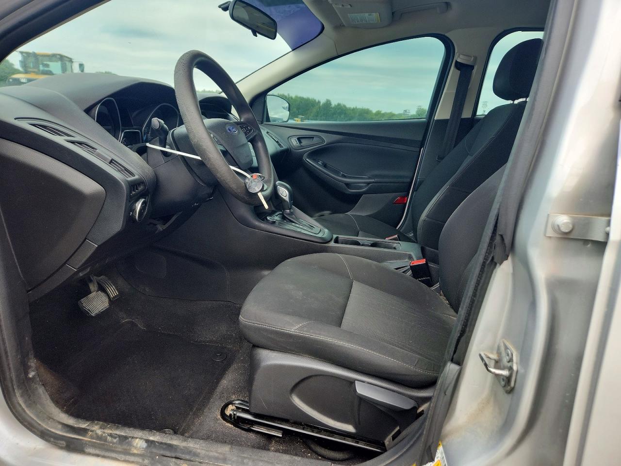 2015 Ford Focus S White vin: 1FADP3E2XFL298238