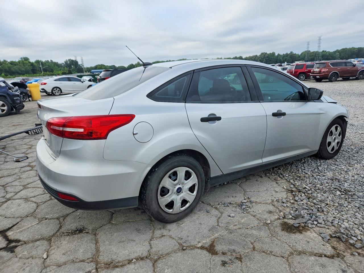 2015 Ford Focus S White vin: 1FADP3E2XFL298238