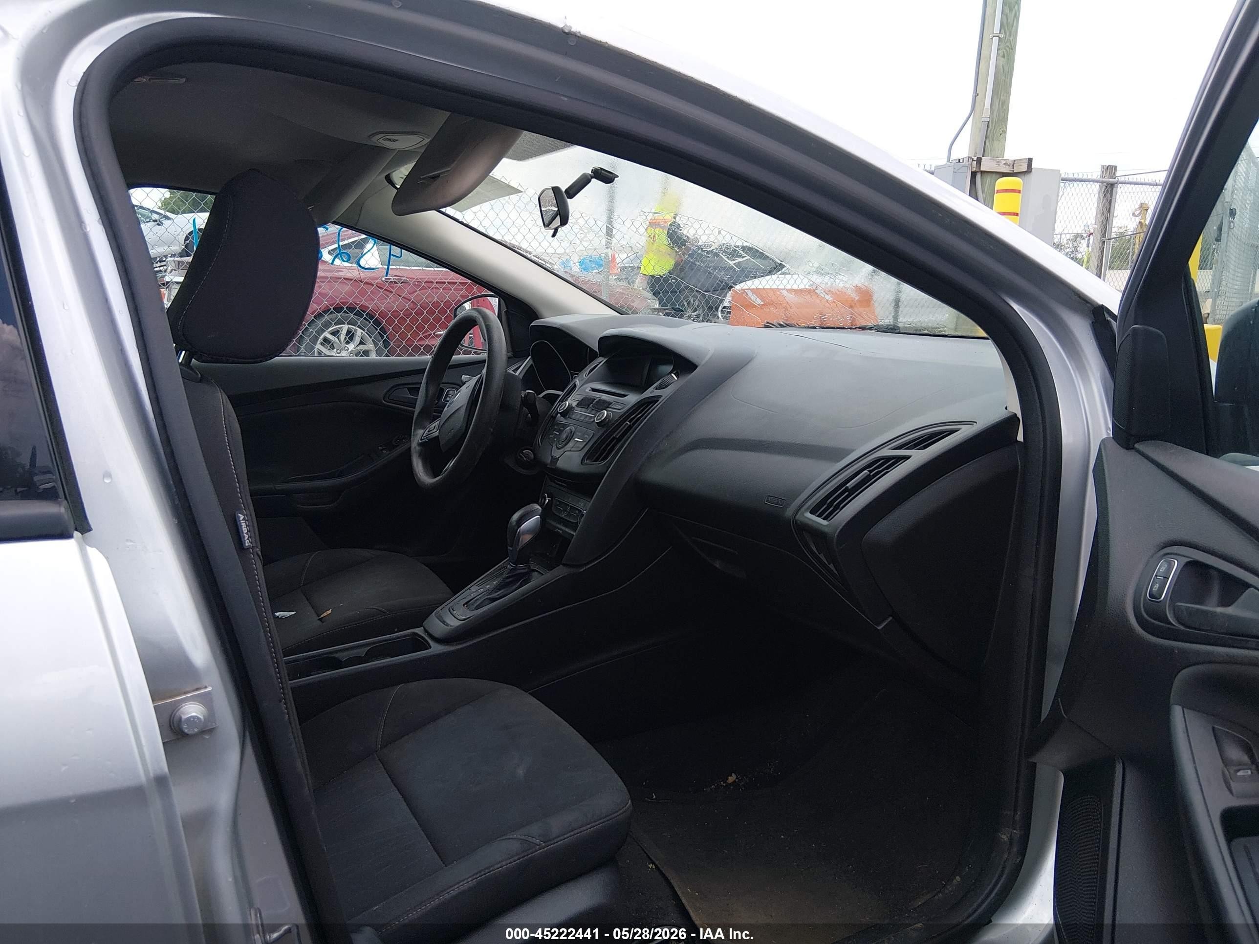 2015 Ford Focus S Gray vin: 1FADP3E2XFL298451