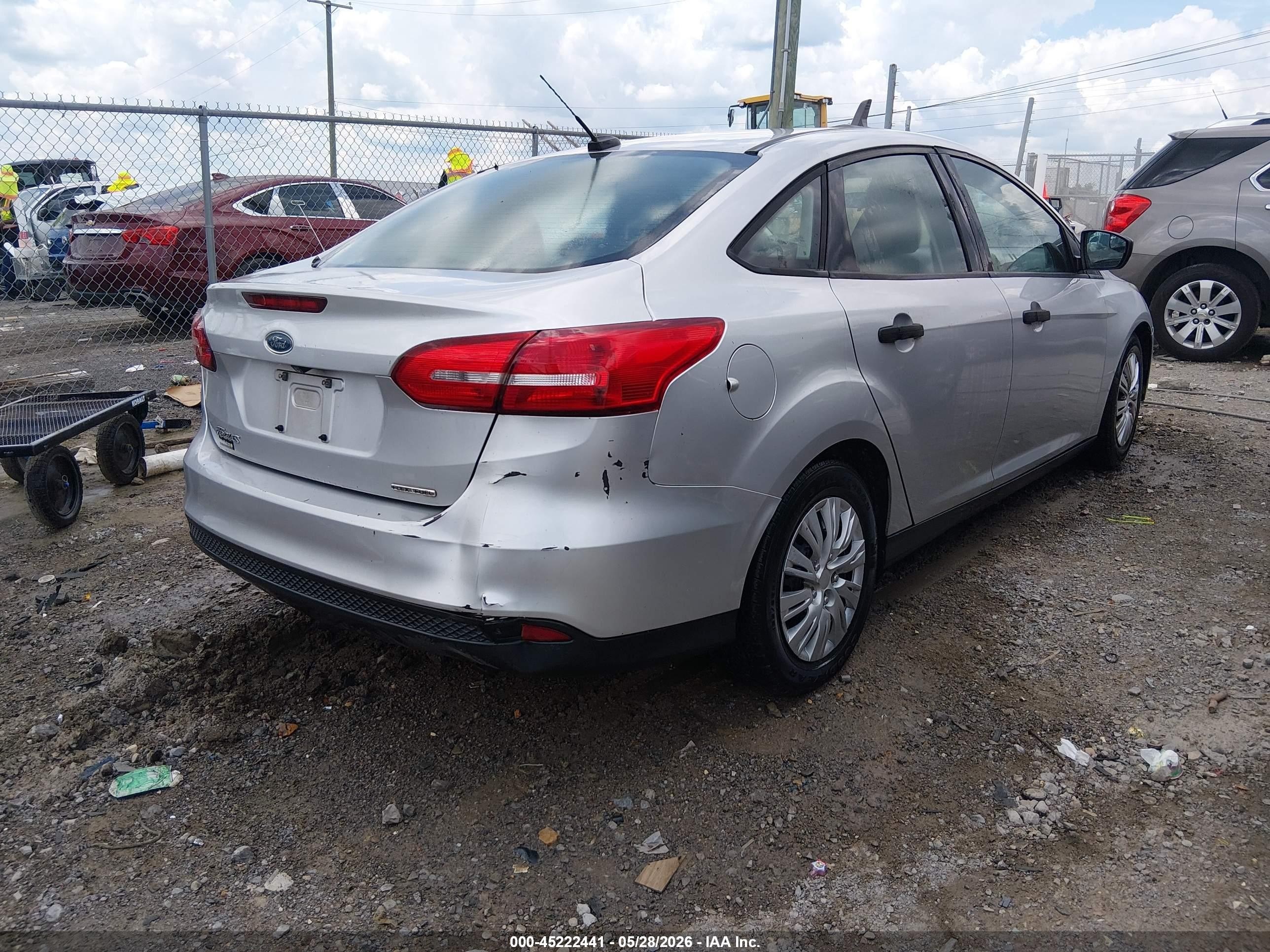 2015 Ford Focus S Gray vin: 1FADP3E2XFL298451