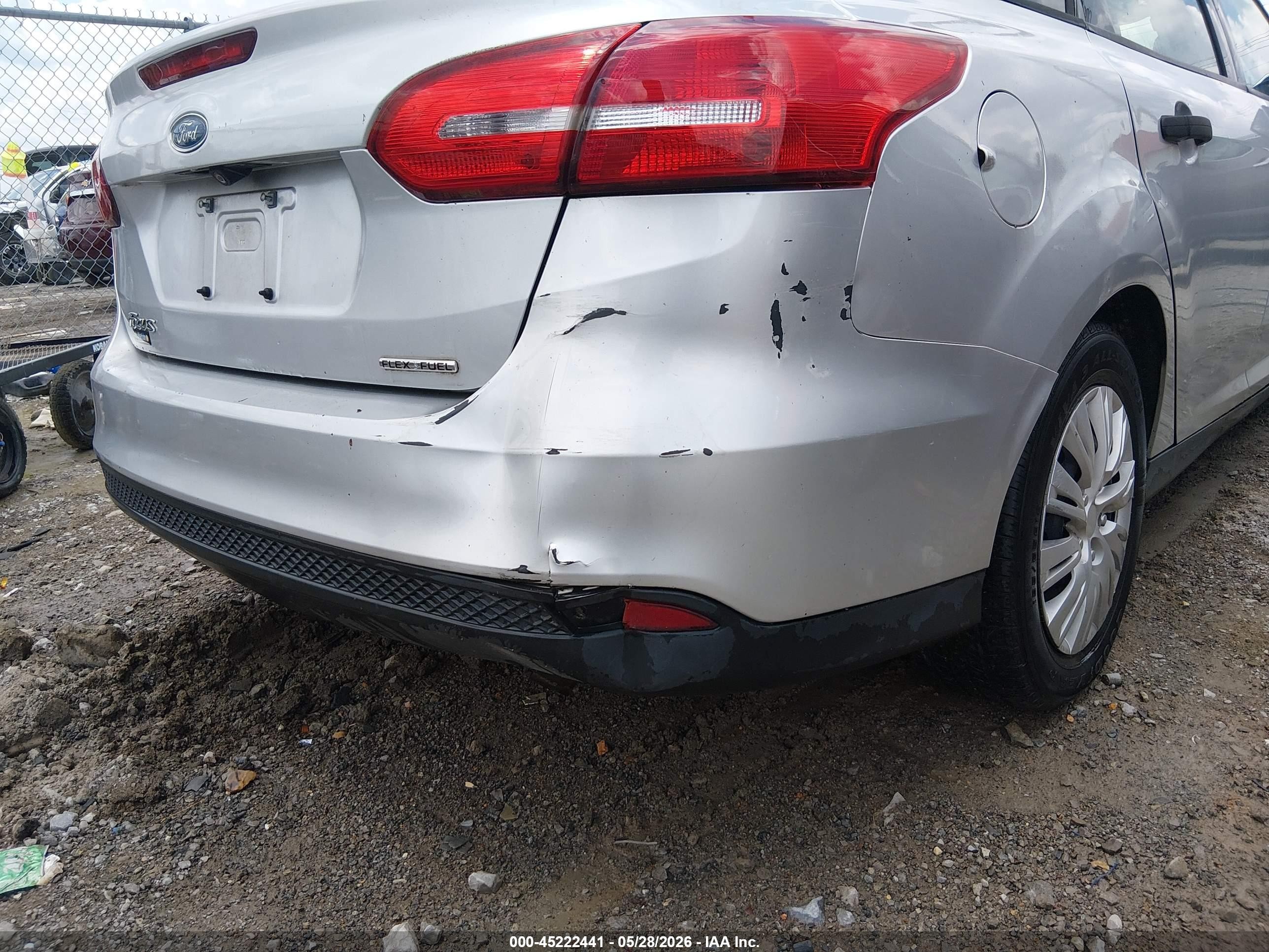 2015 Ford Focus S Gray vin: 1FADP3E2XFL298451