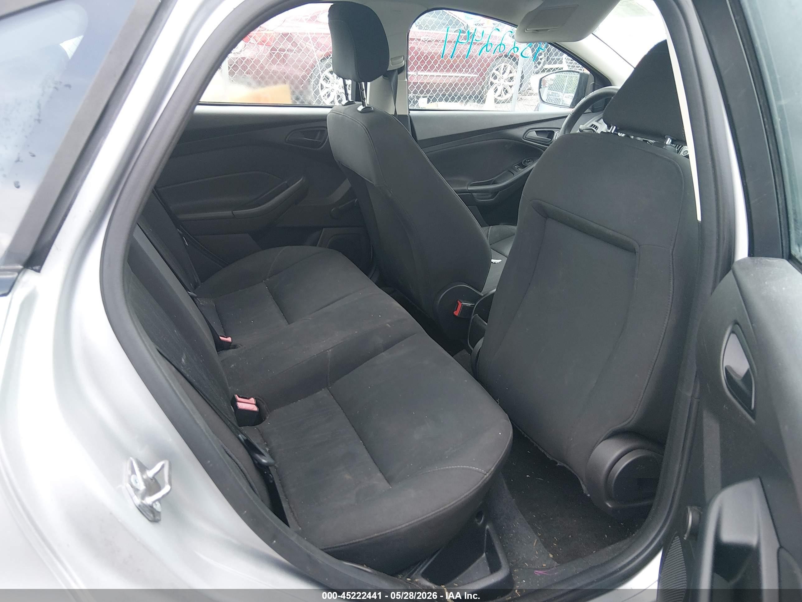2015 Ford Focus S Gray vin: 1FADP3E2XFL298451