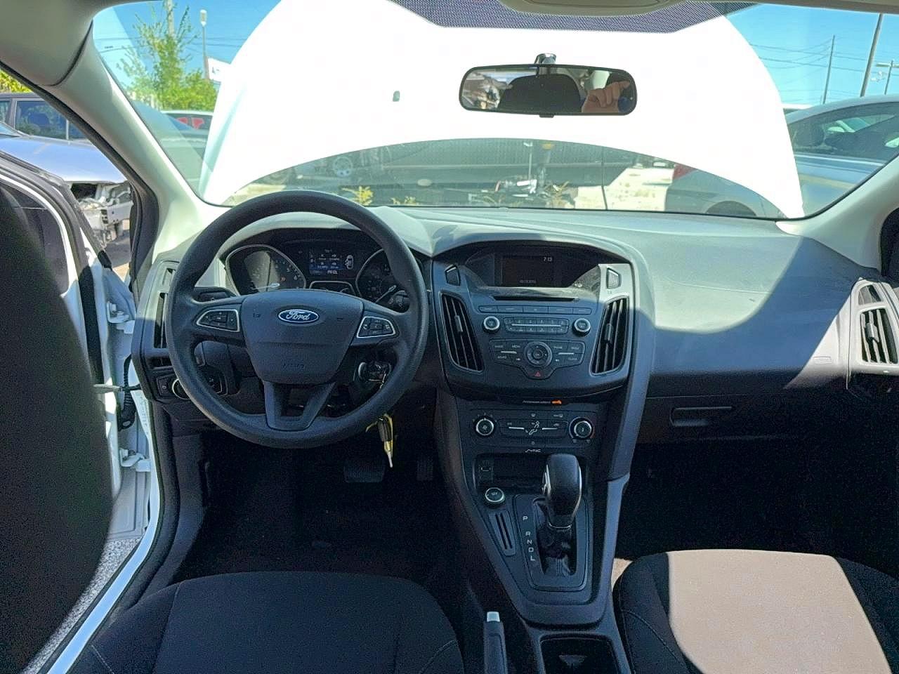 2015 Ford Focus S White vin: 1FADP3E2XFL311926
