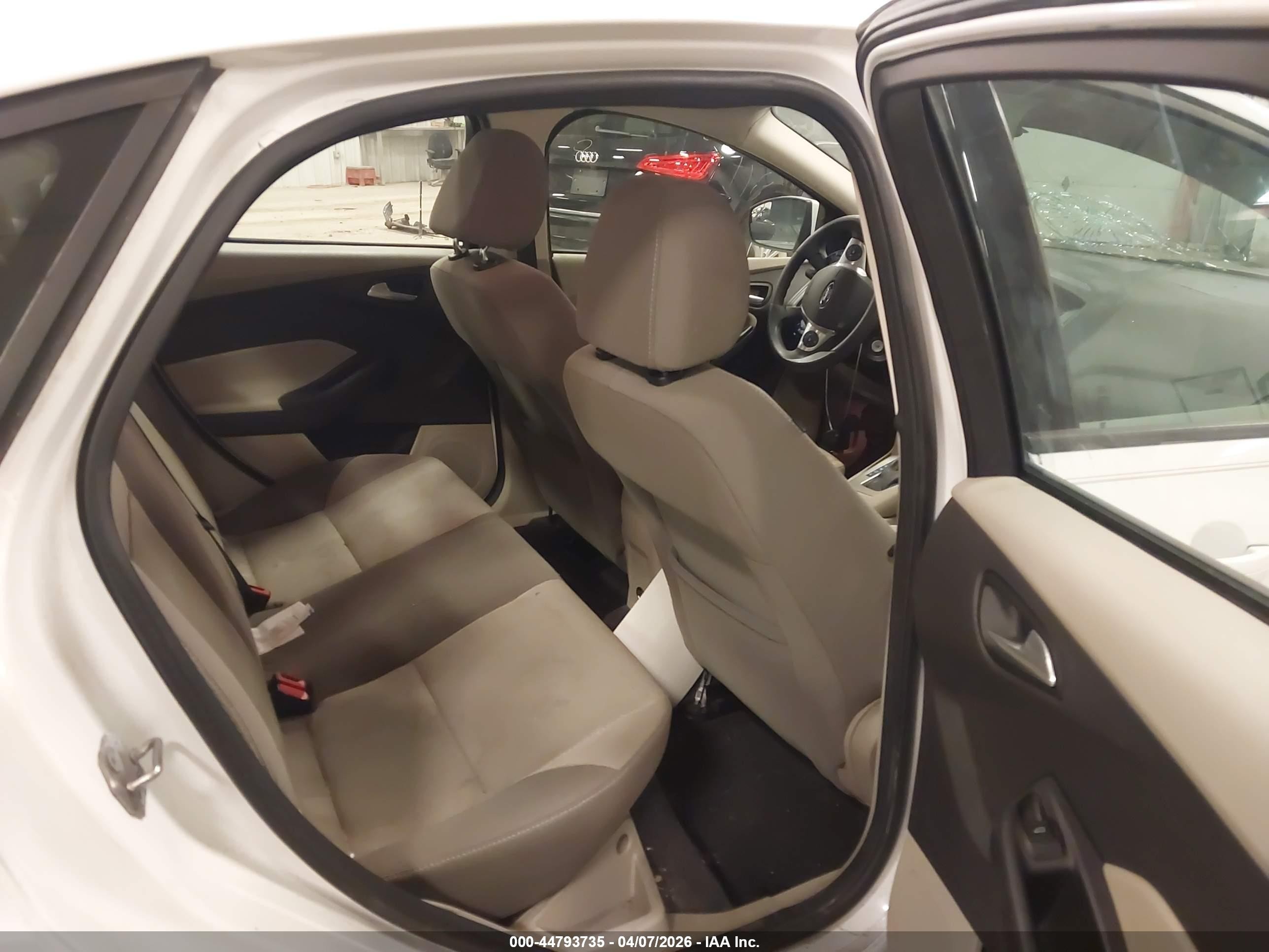 2013 Ford Focus Se White vin: 1FADP3F20DL114808