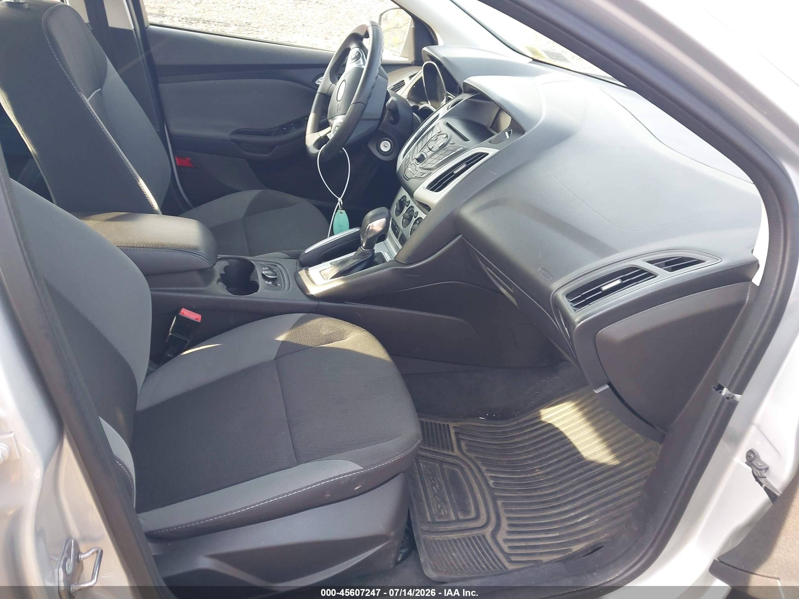2013 Ford Focus Se Silver vin: 1FADP3F20DL118891