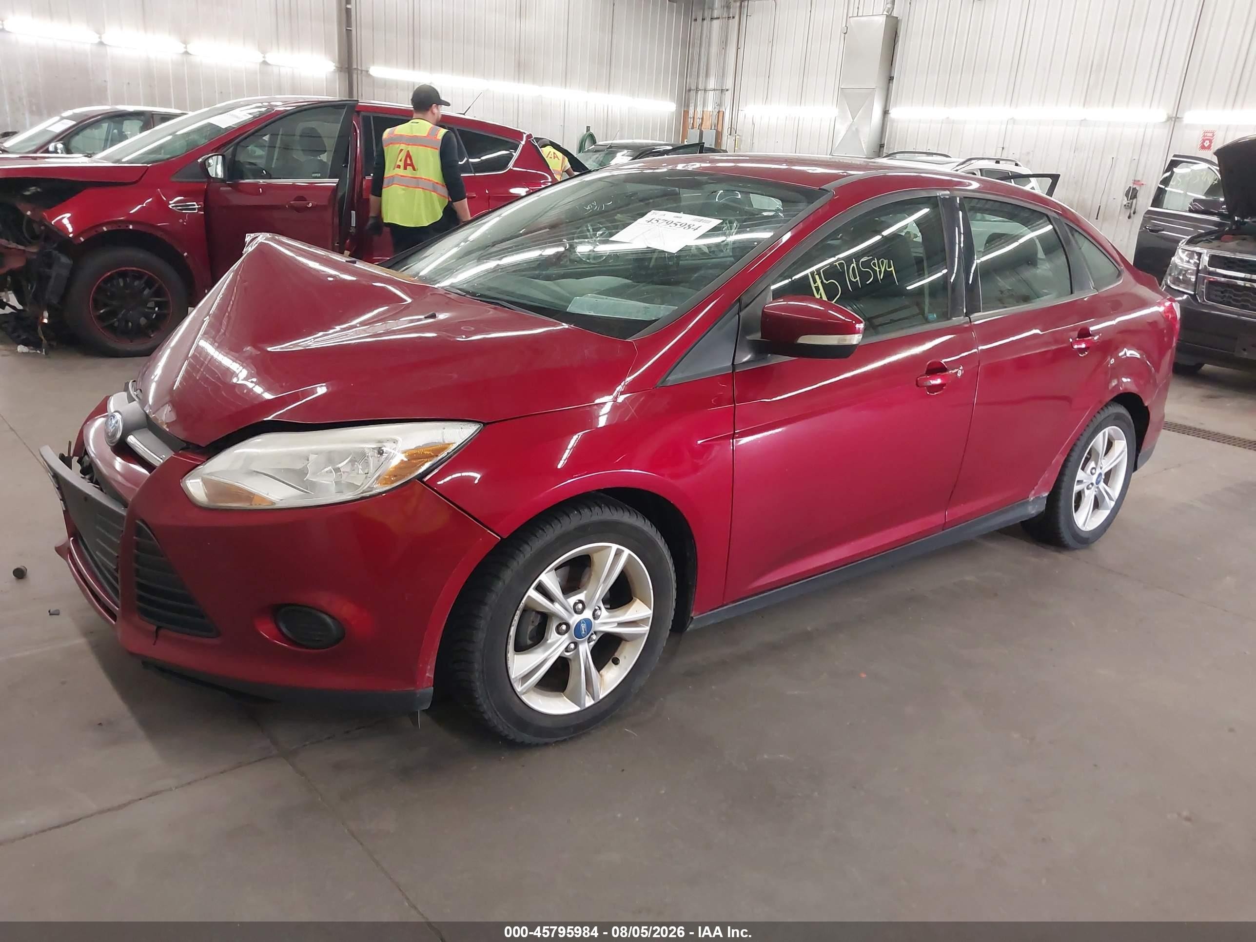 2013 Ford Focus Se Красный vin: 1FADP3F20DL261873