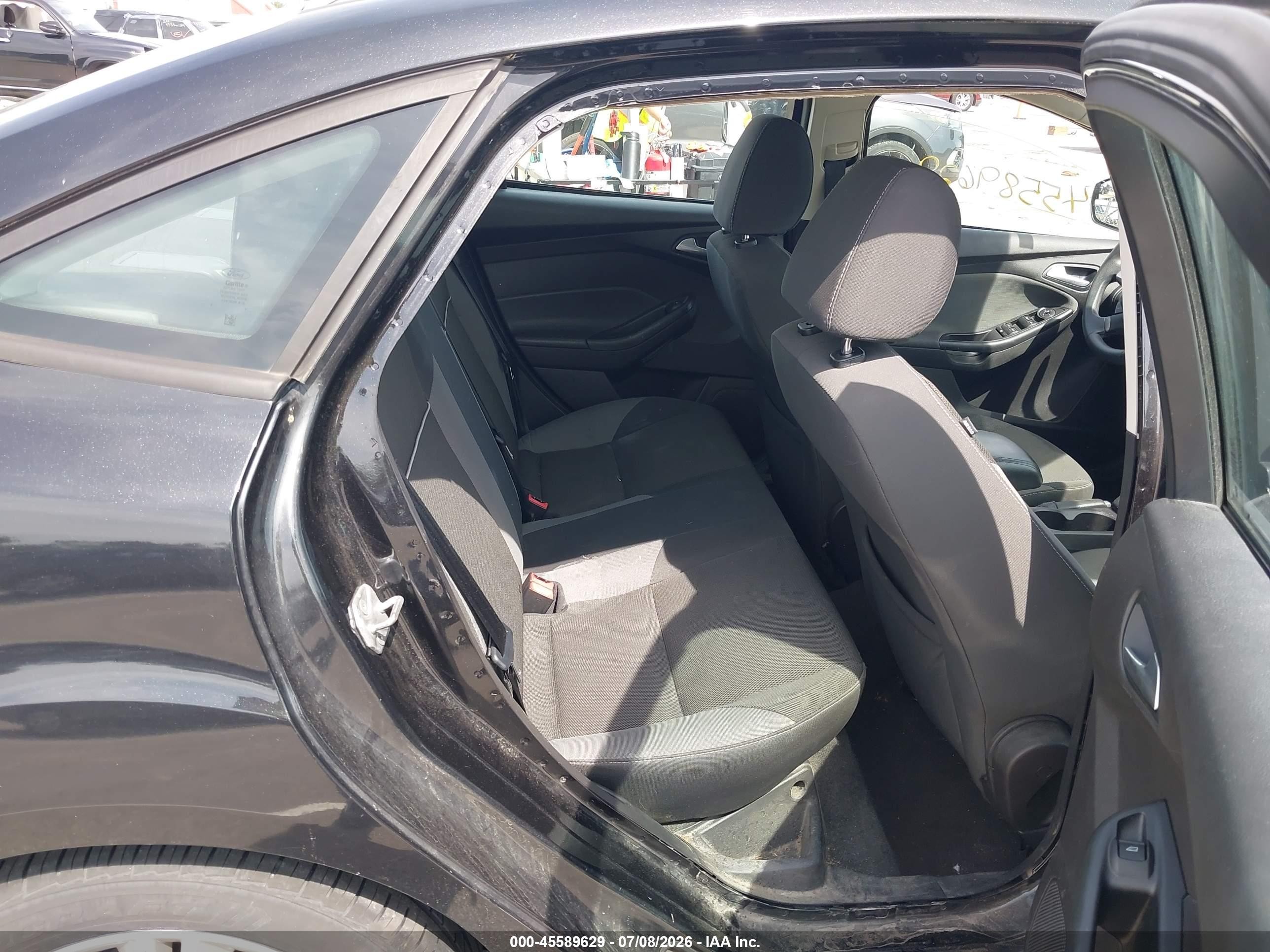 2014 Ford Focus Se Black vin: 1FADP3F20EL105897