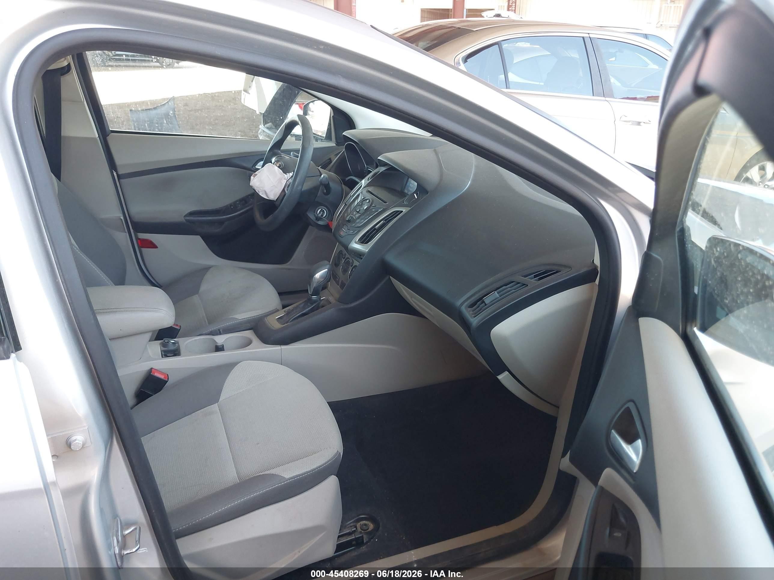 2014 Ford Focus Se Silver vin: 1FADP3F20EL111697