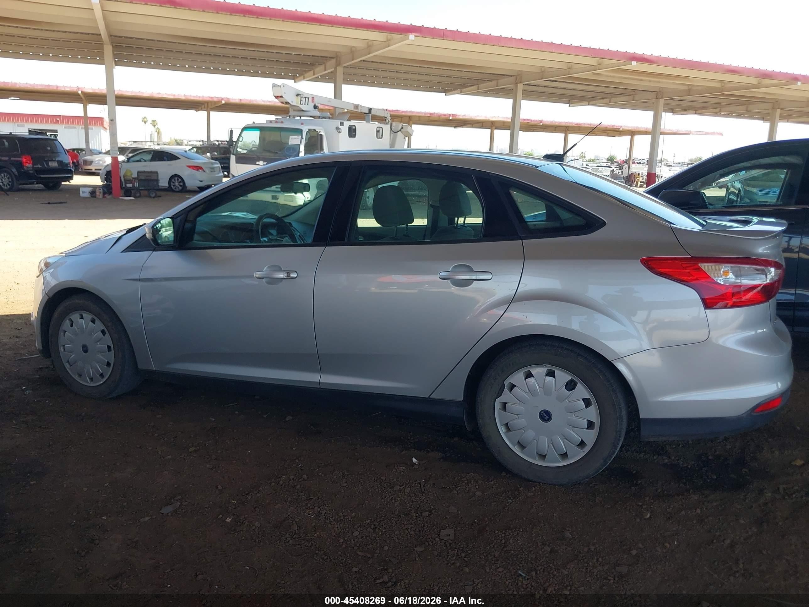 2014 Ford Focus Se Silver vin: 1FADP3F20EL111697