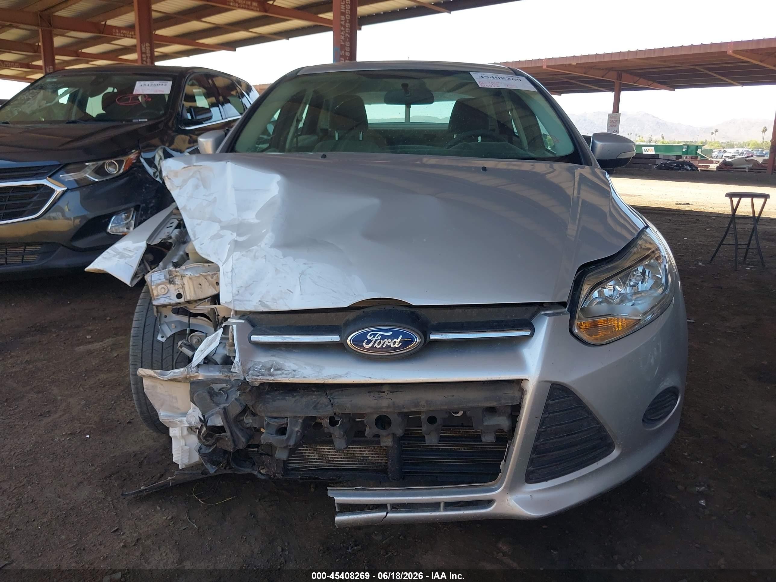 2014 Ford Focus Se Silver vin: 1FADP3F20EL111697