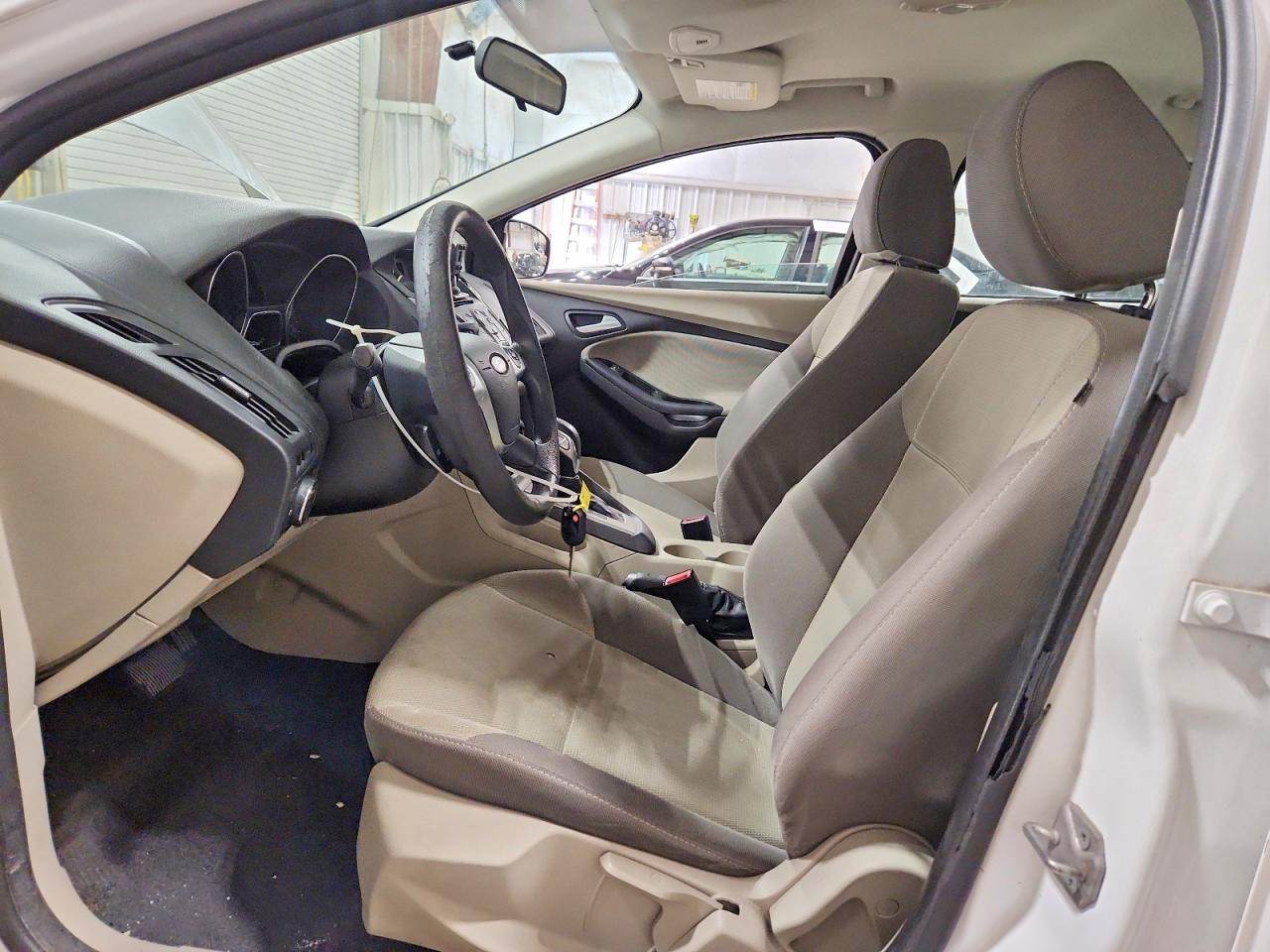 2014 Ford Focus Se Белый vin: 1FADP3F20EL119525
