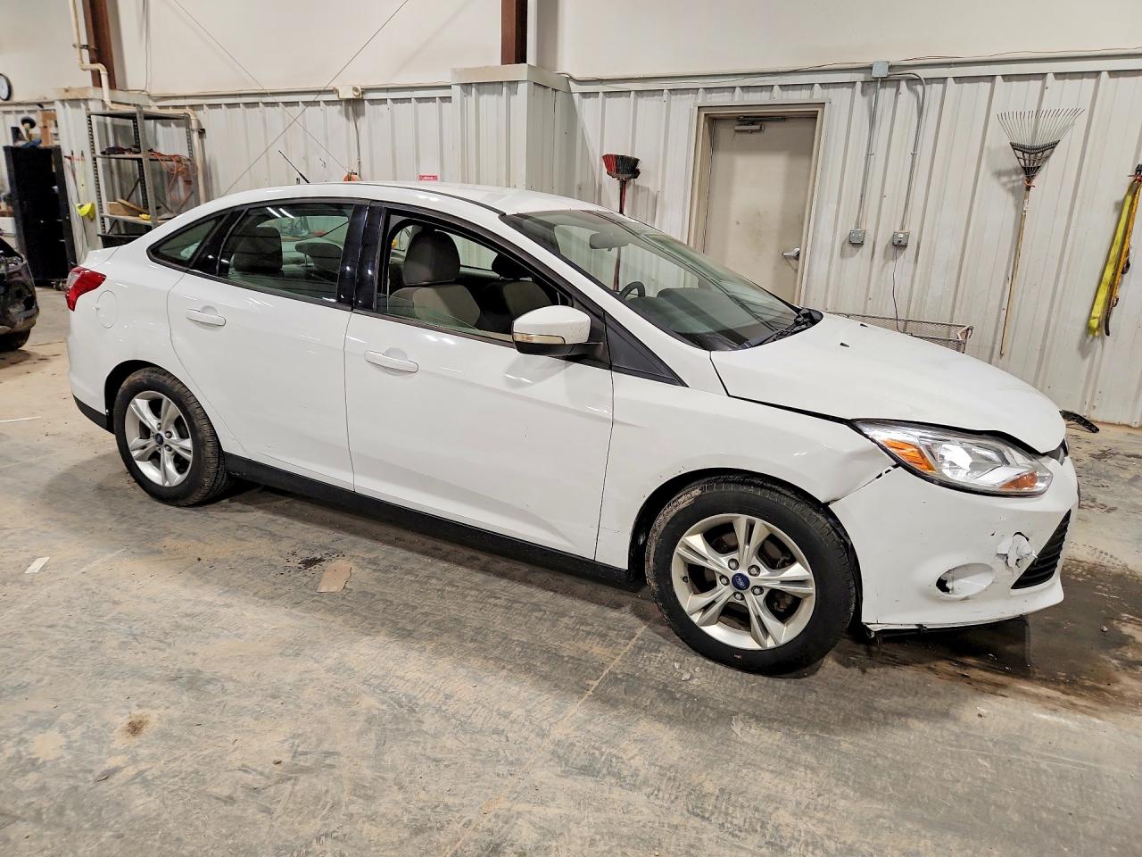 2014 Ford Focus Se Белый vin: 1FADP3F20EL119525