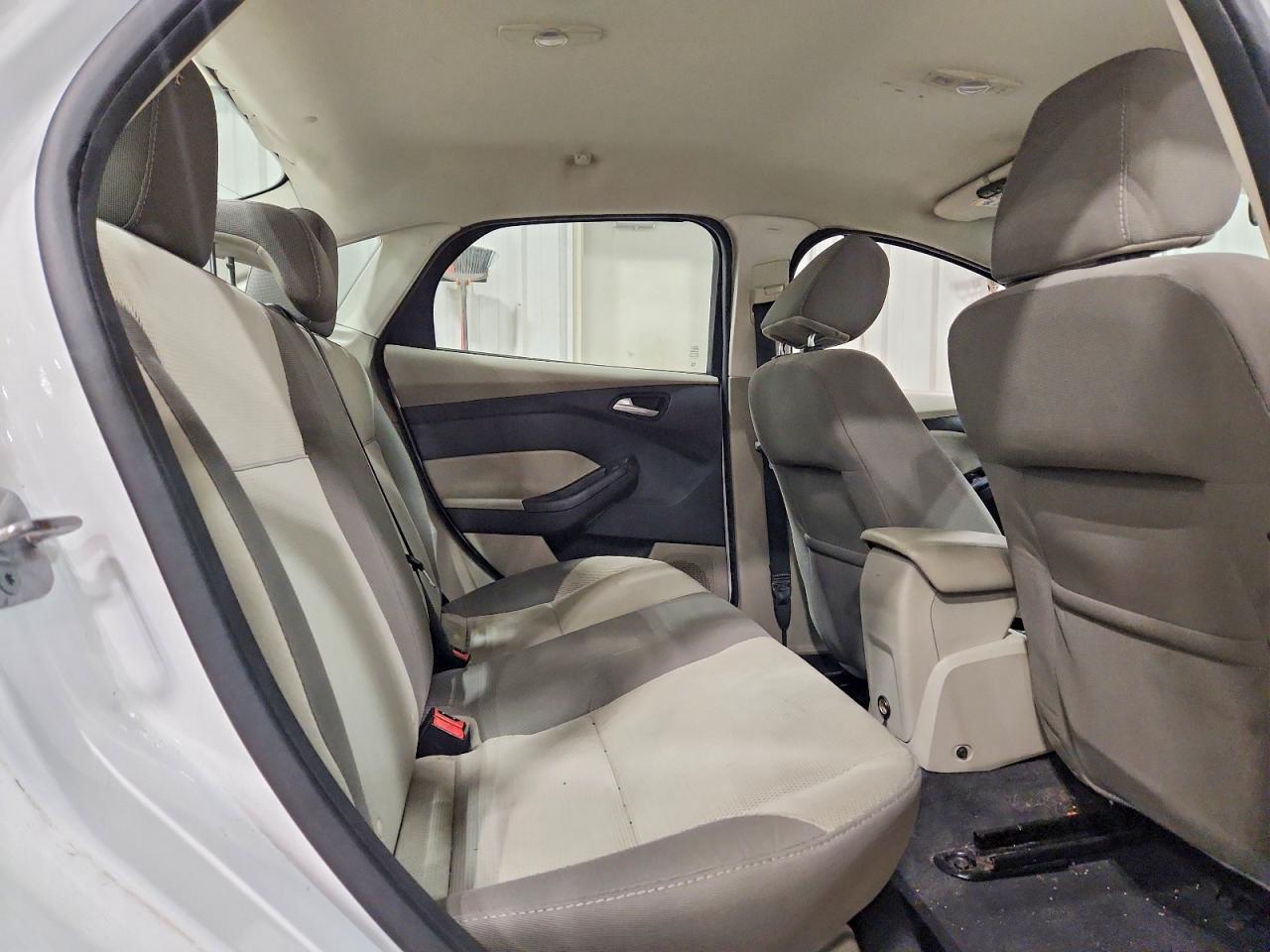 2014 Ford Focus Se Белый vin: 1FADP3F20EL119525